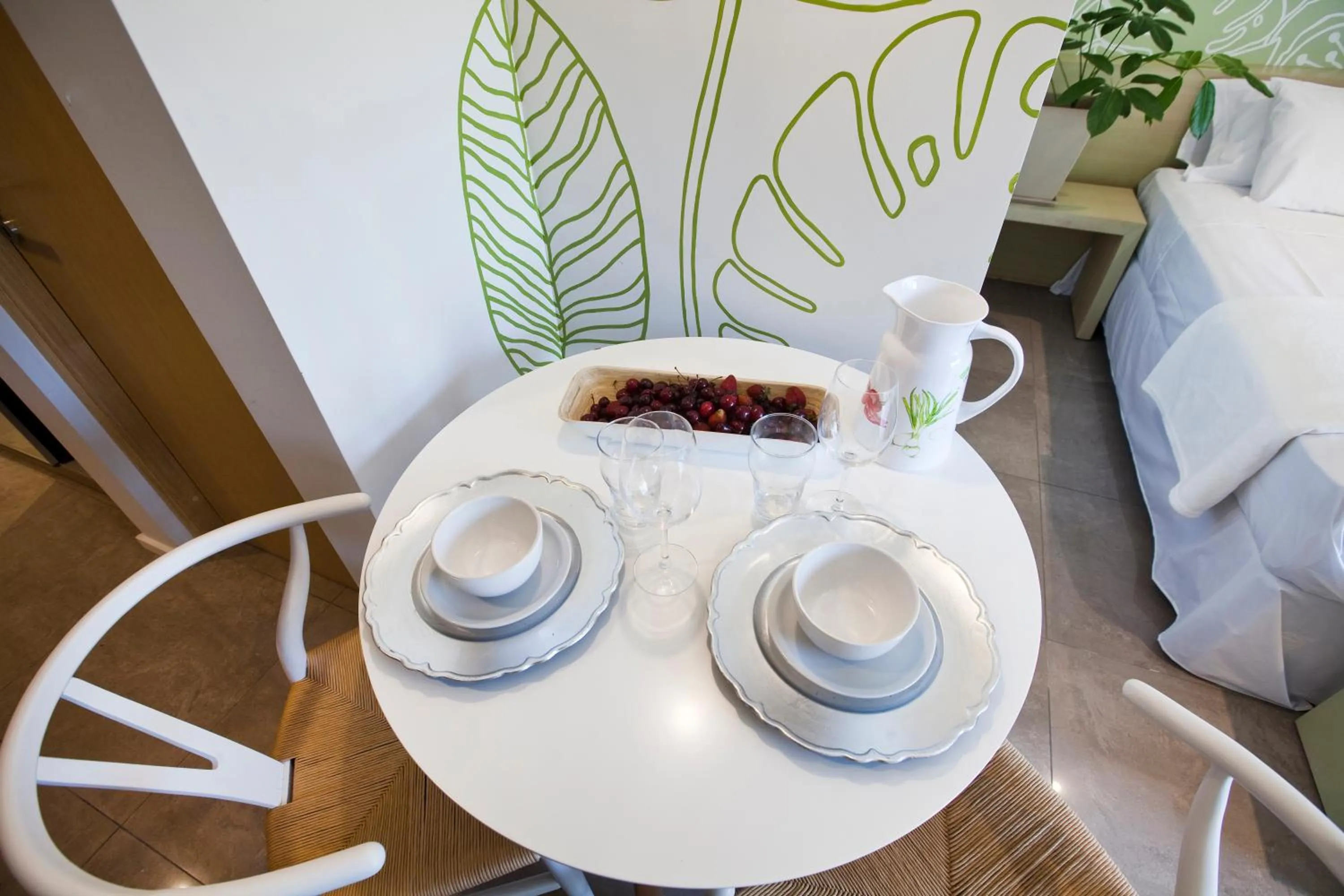 Dining area in Le Montreal Apartments