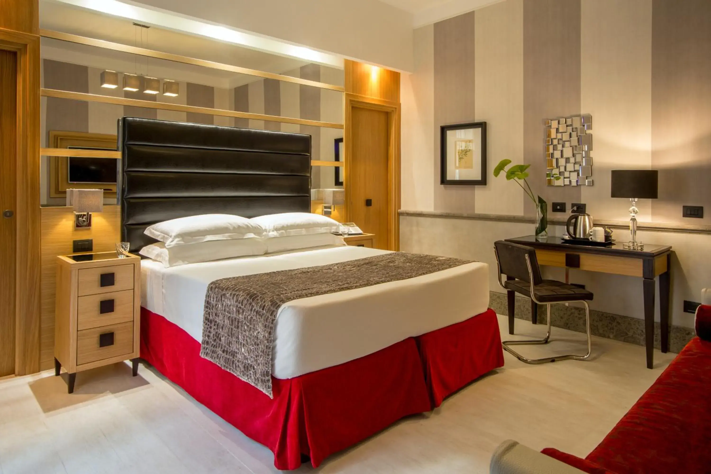 Photo of the whole room, Bed in Hotel Royal Court Photo of the whole room, Bed in Hotel Royal Court