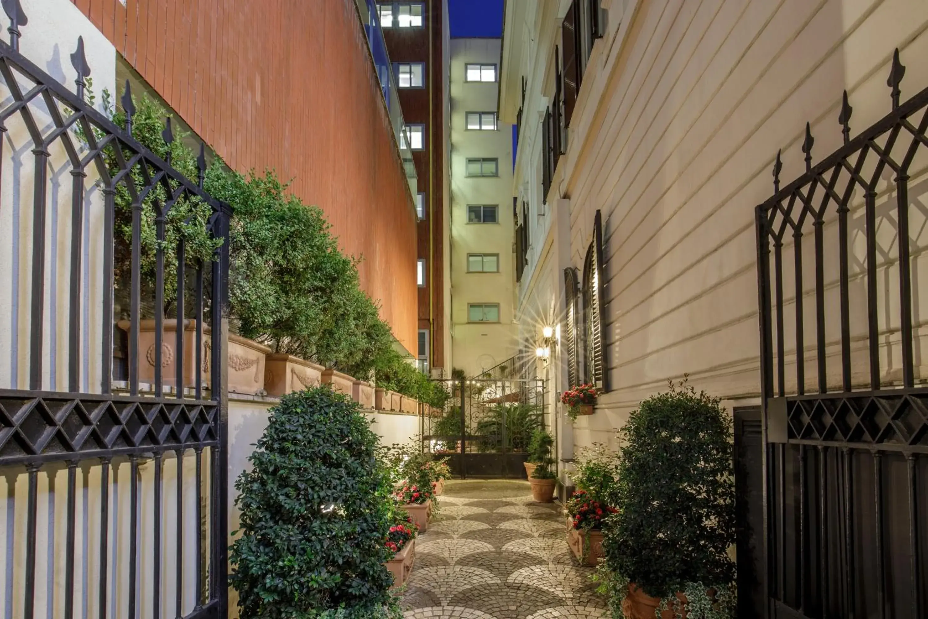 Property building in Hotel Royal Court Property building in Hotel Royal Court