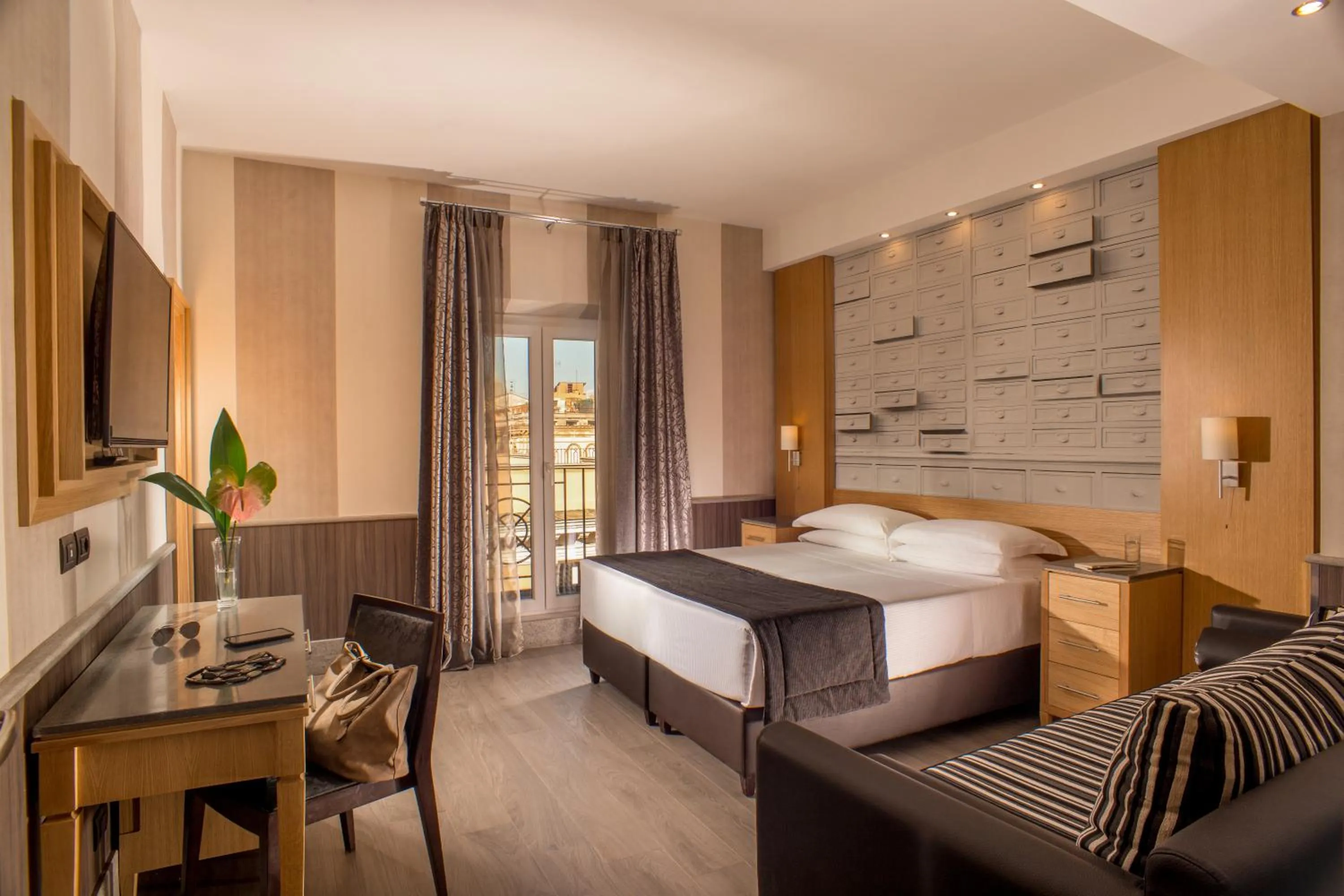 Bed in Hotel Royal Court