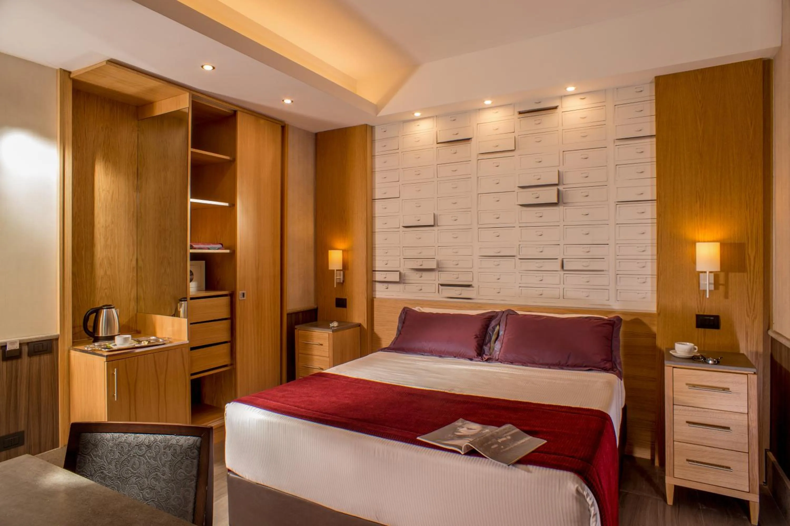 Bed in Hotel Royal Court