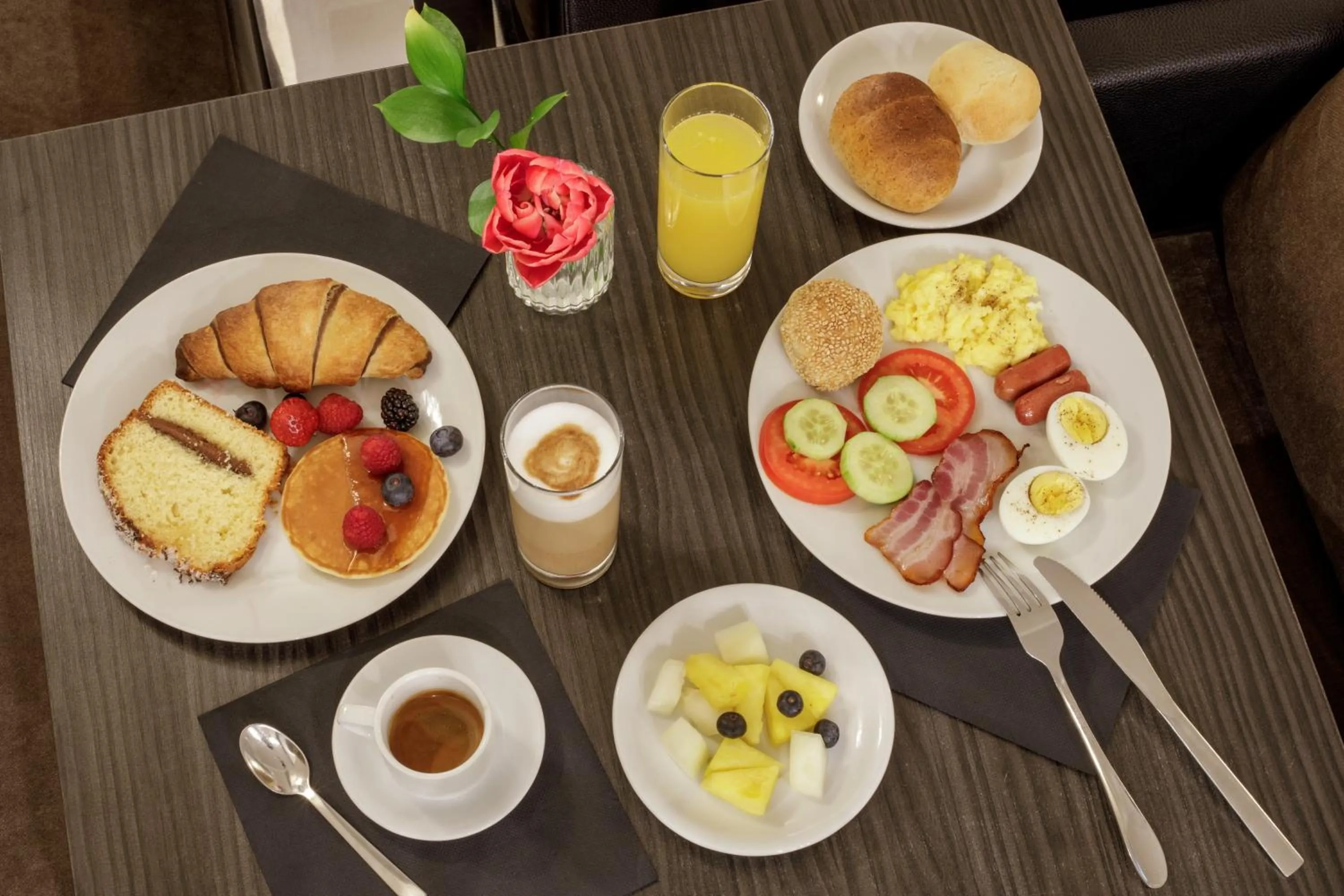 Breakfast in Hotel Royal Court