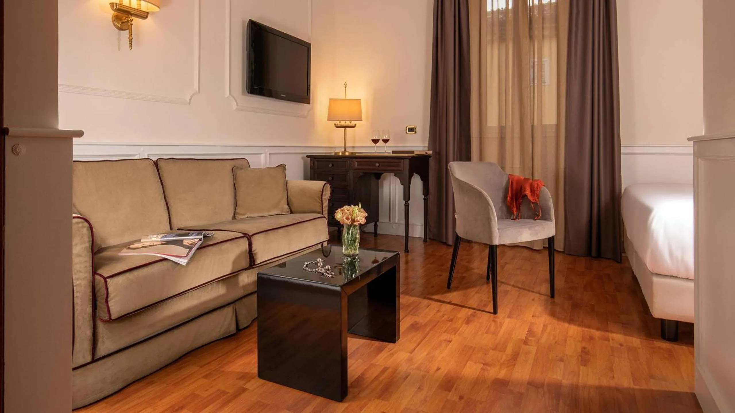 Bed in Hotel Del Corso