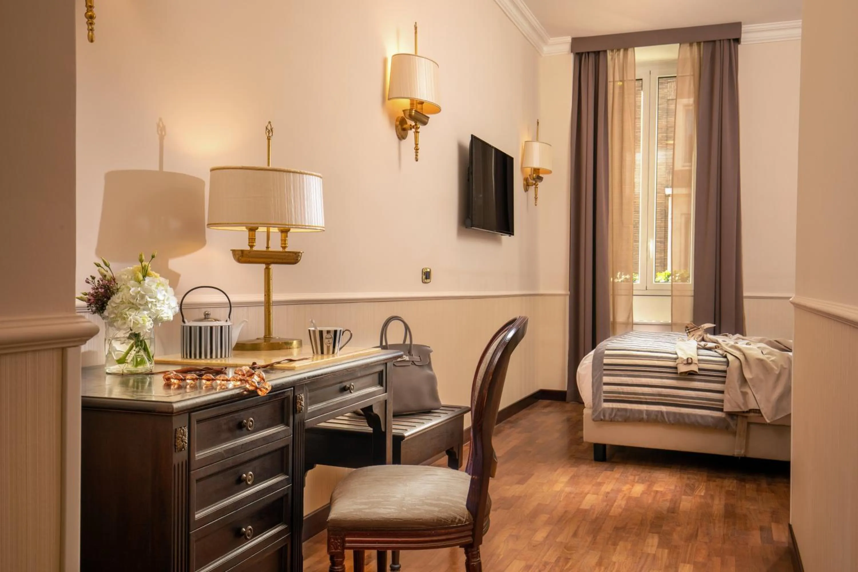 Bed in Hotel Del Corso