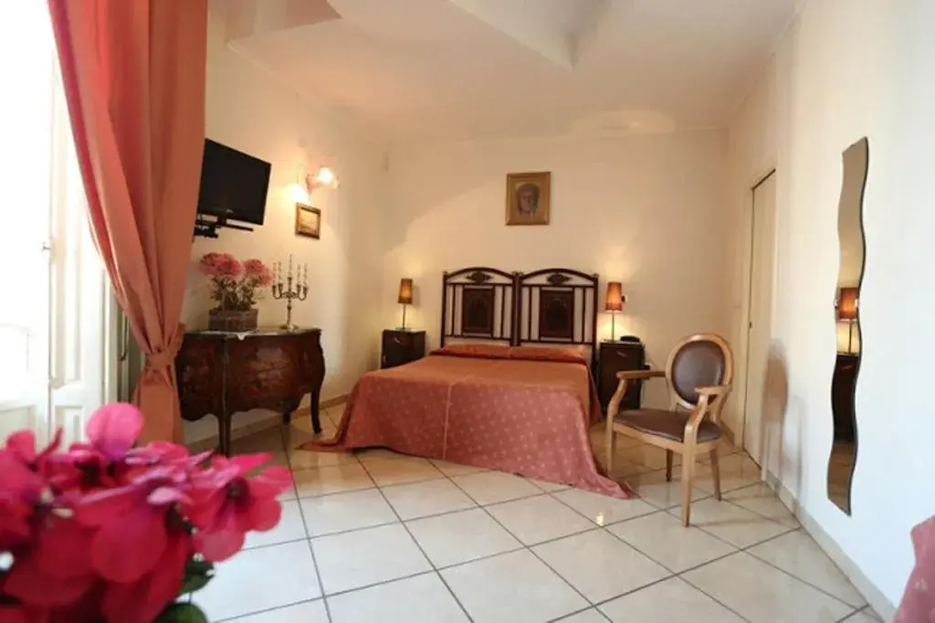 Photo of the whole room, Bed in Bovio Suite Photo of the whole room, Bed in Bovio Suite