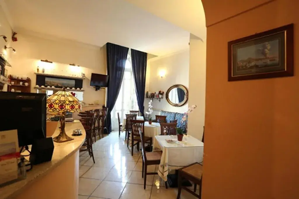 Restaurant/places to eat in Bovio Suite Restaurant/places to eat in Bovio Suite