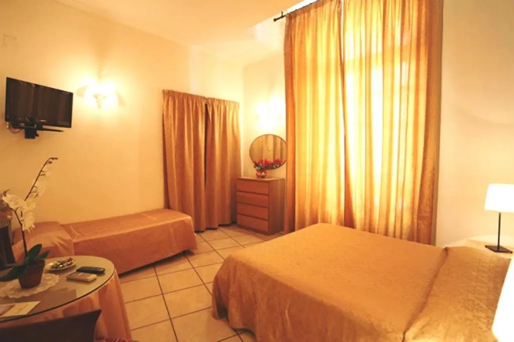 Photo of the whole room, Bed in Bovio Suite