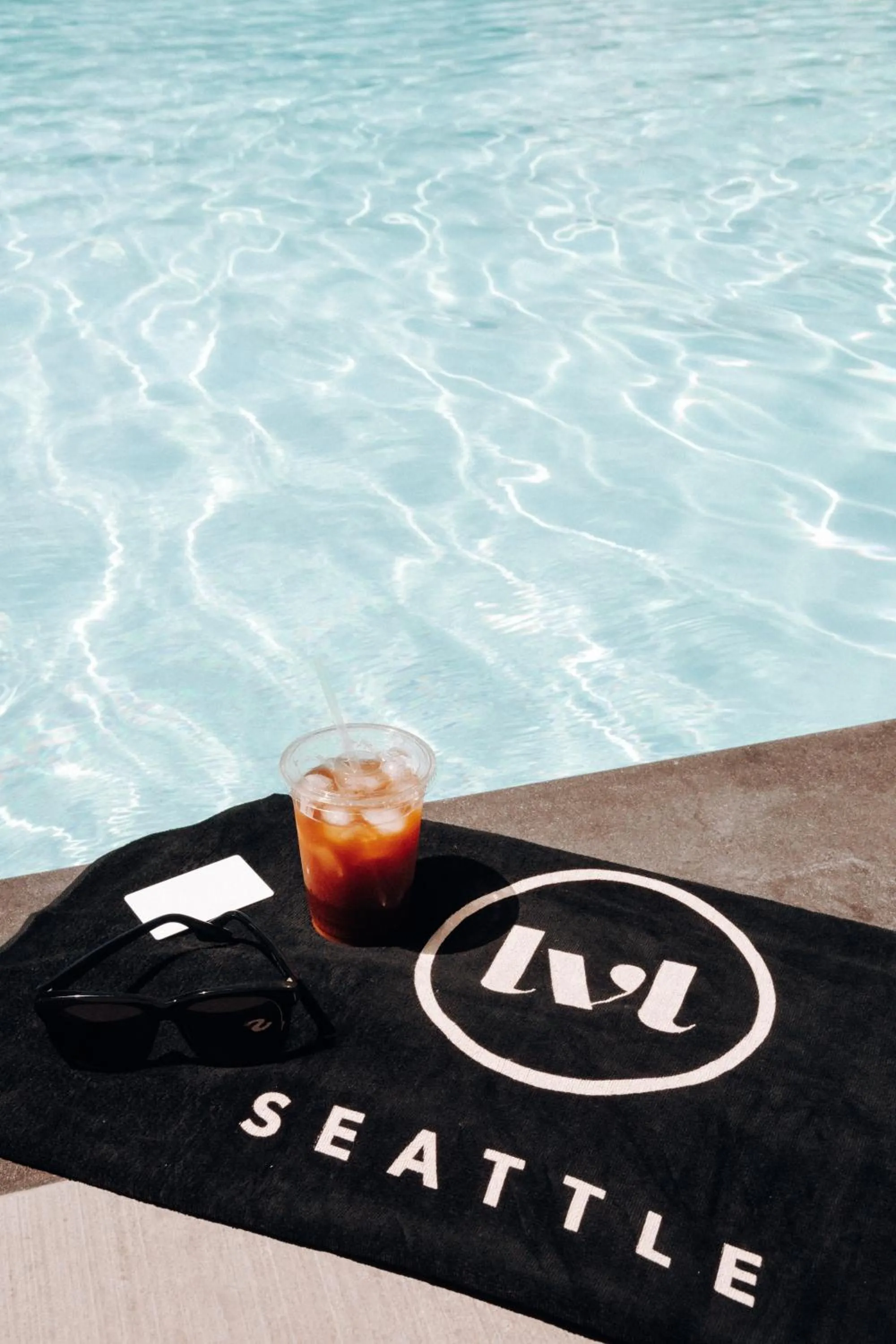 Swimming pool in Level Seattle Downtown - South Lake Union