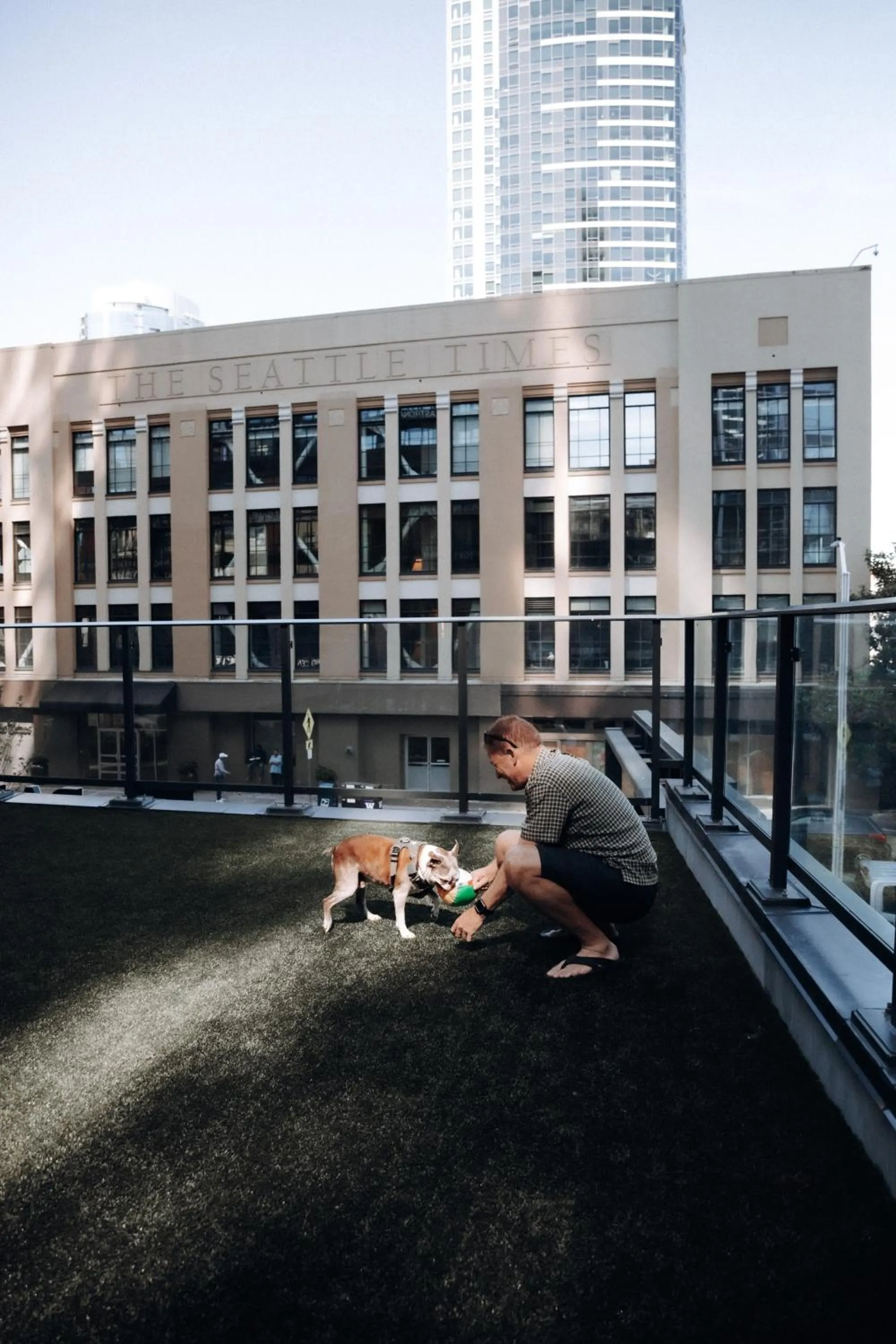 Pets in Level Seattle Downtown - South Lake Union