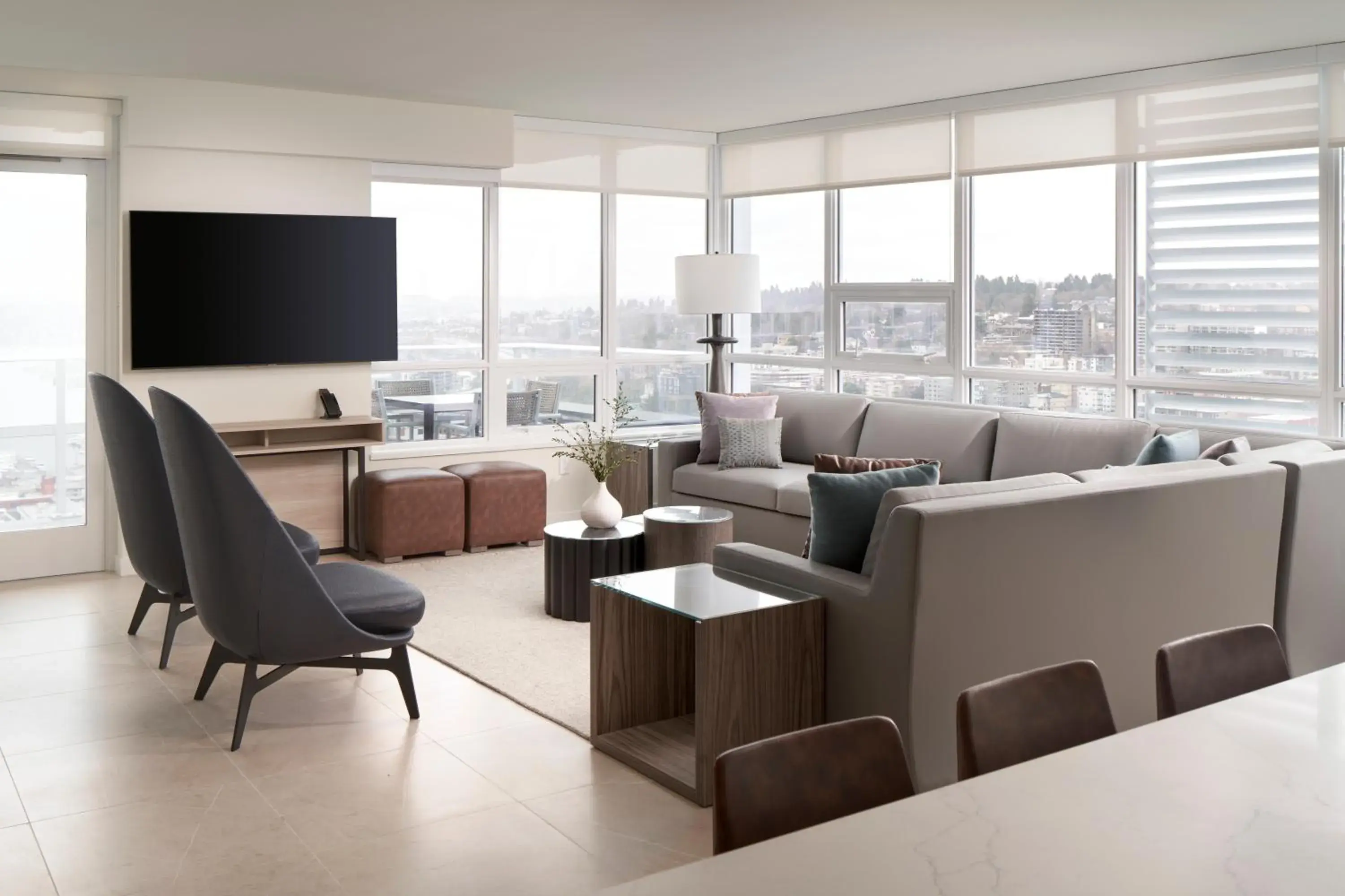 Living room in Level Seattle Downtown - South Lake Union Living room in Level Seattle Downtown - South Lake Union