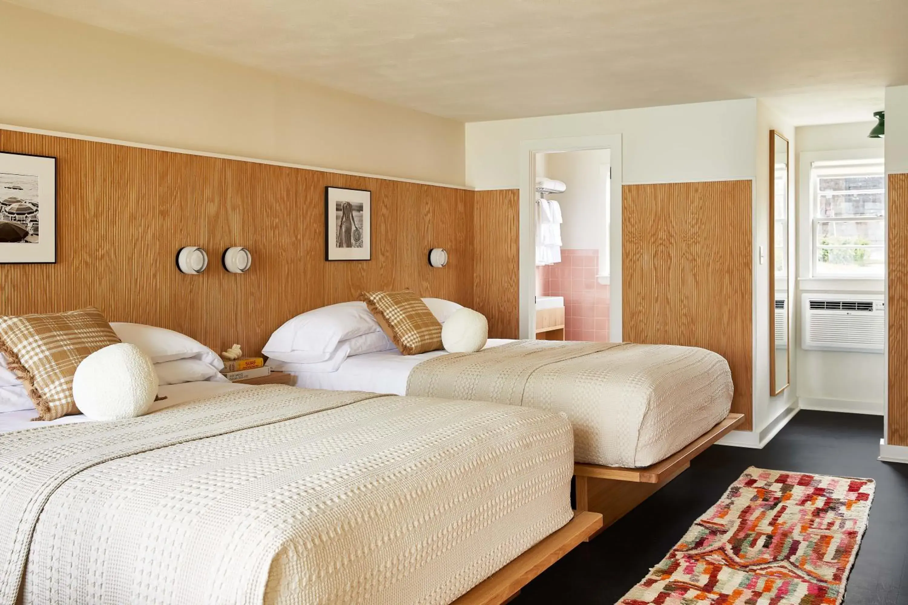 Photo of the whole room, Bed in Bluebird Dennisport Photo of the whole room, Bed in Bluebird Dennisport