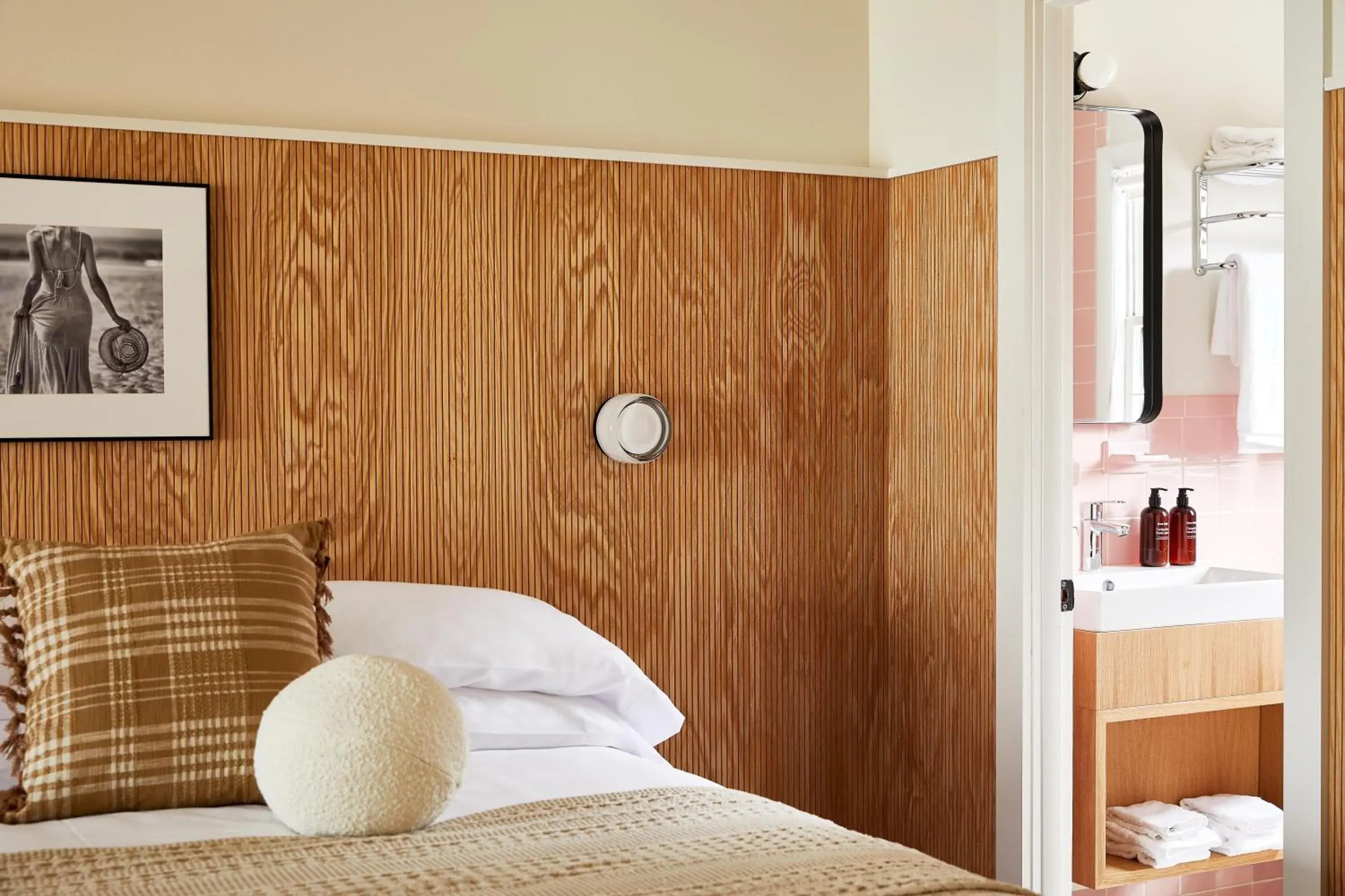 Bedroom, Bed in Bluebird Dennisport Bedroom, Bed in Bluebird Dennisport