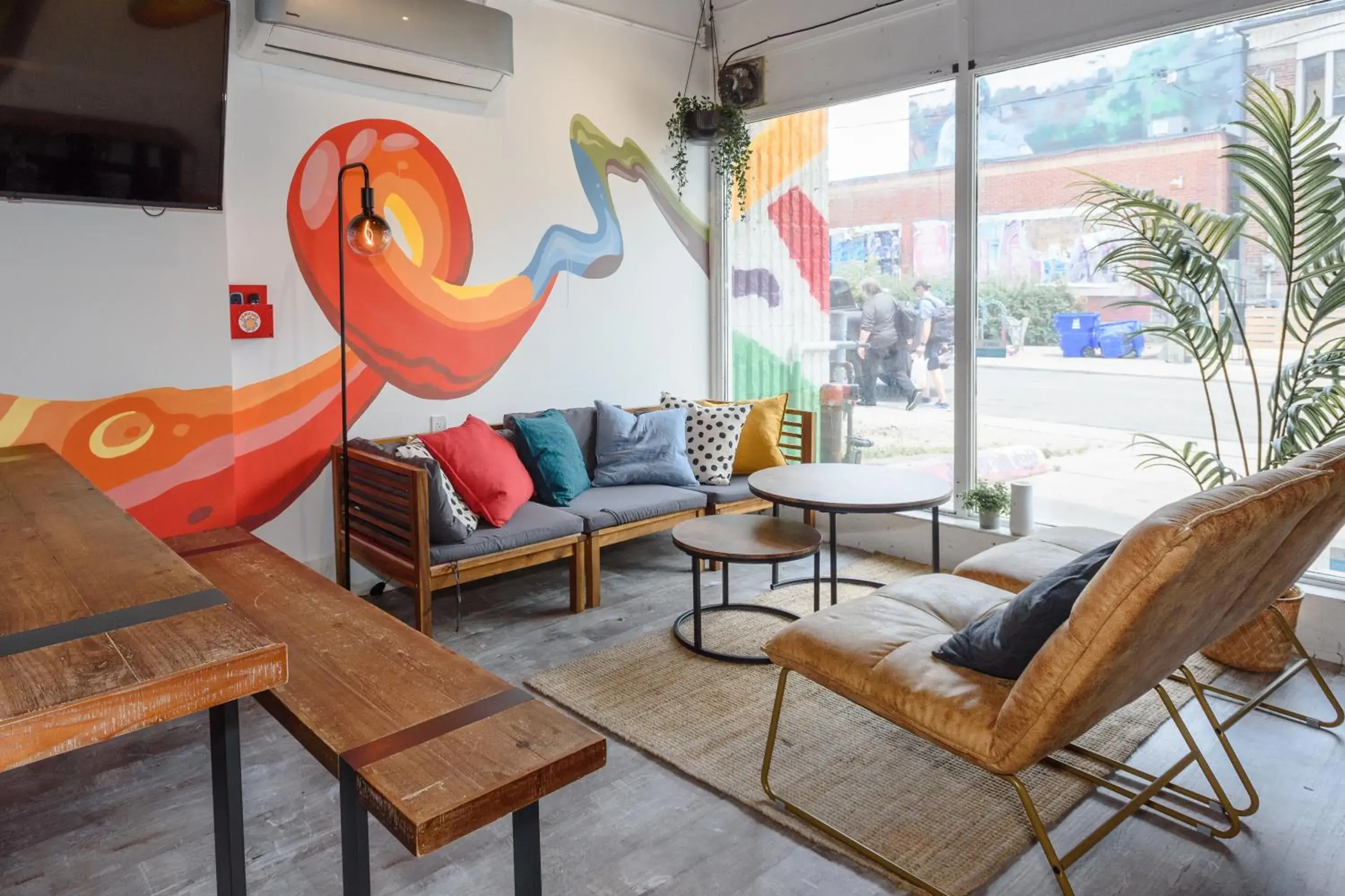 Property building in Samesun Toronto Property building in Samesun Toronto