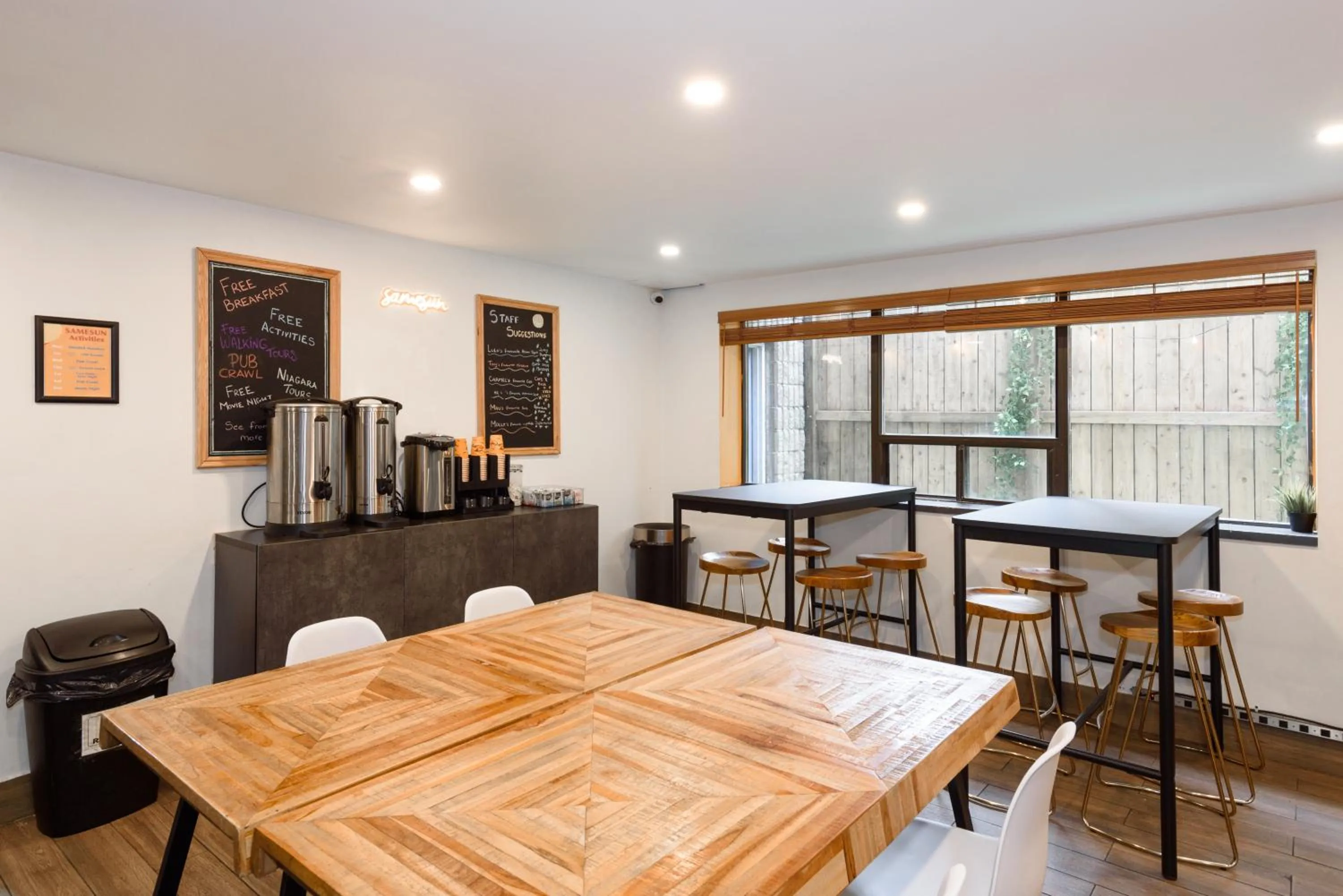 Communal lounge/ TV room in Samesun Toronto