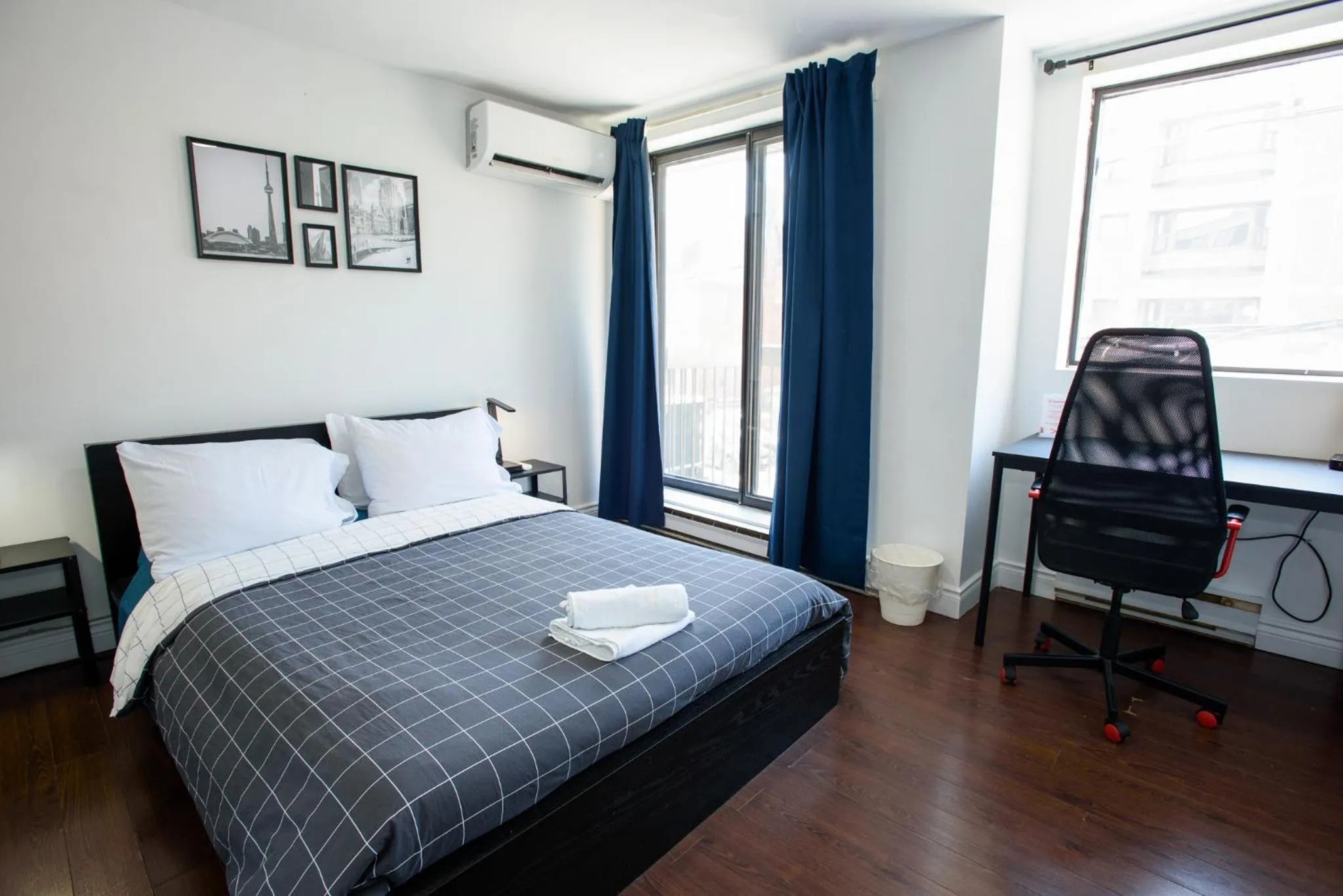 Balcony/Terrace, Bed in Samesun Toronto