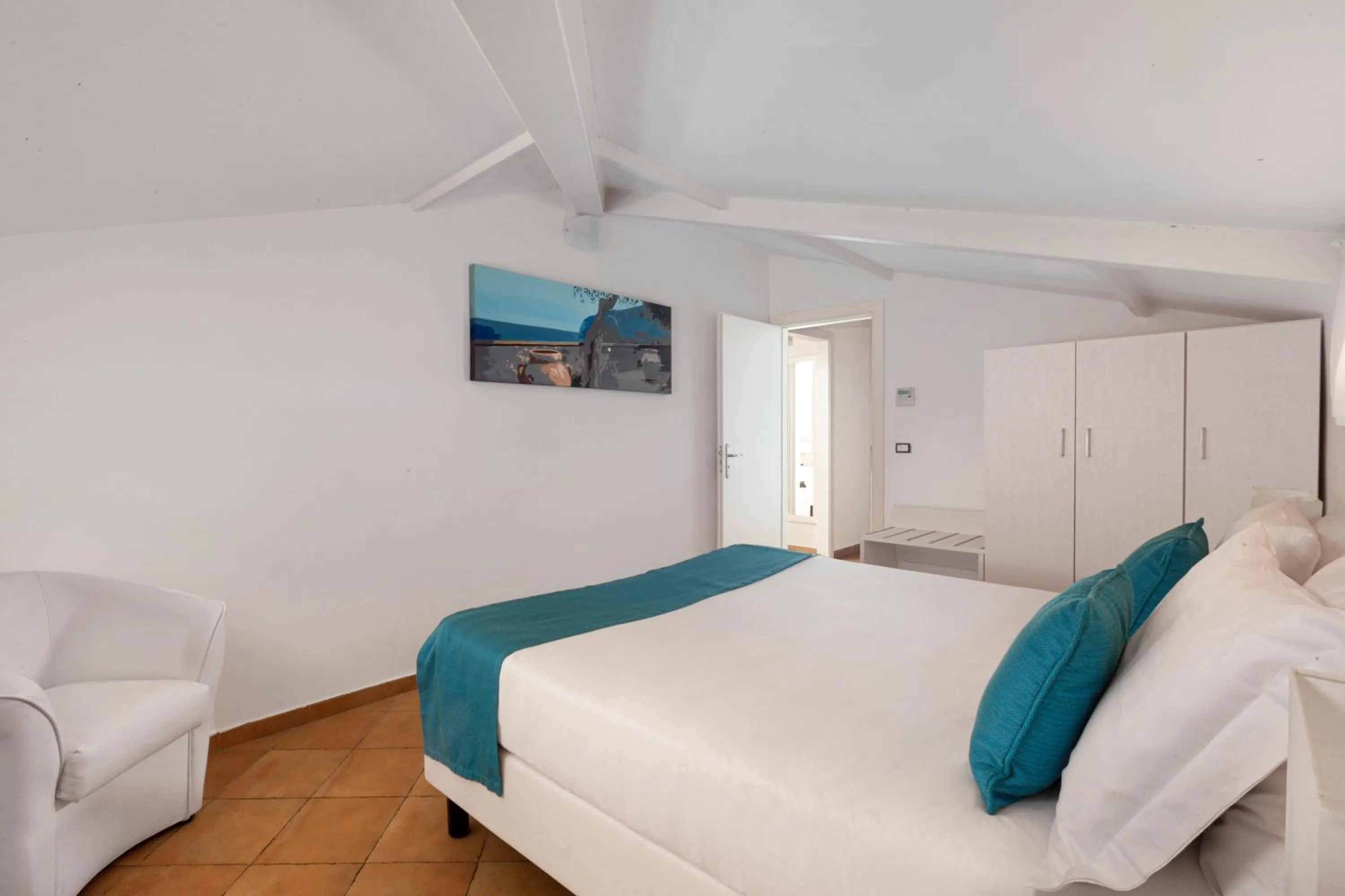 Bedroom, Bed in Hotel Tasso Suites & Spa