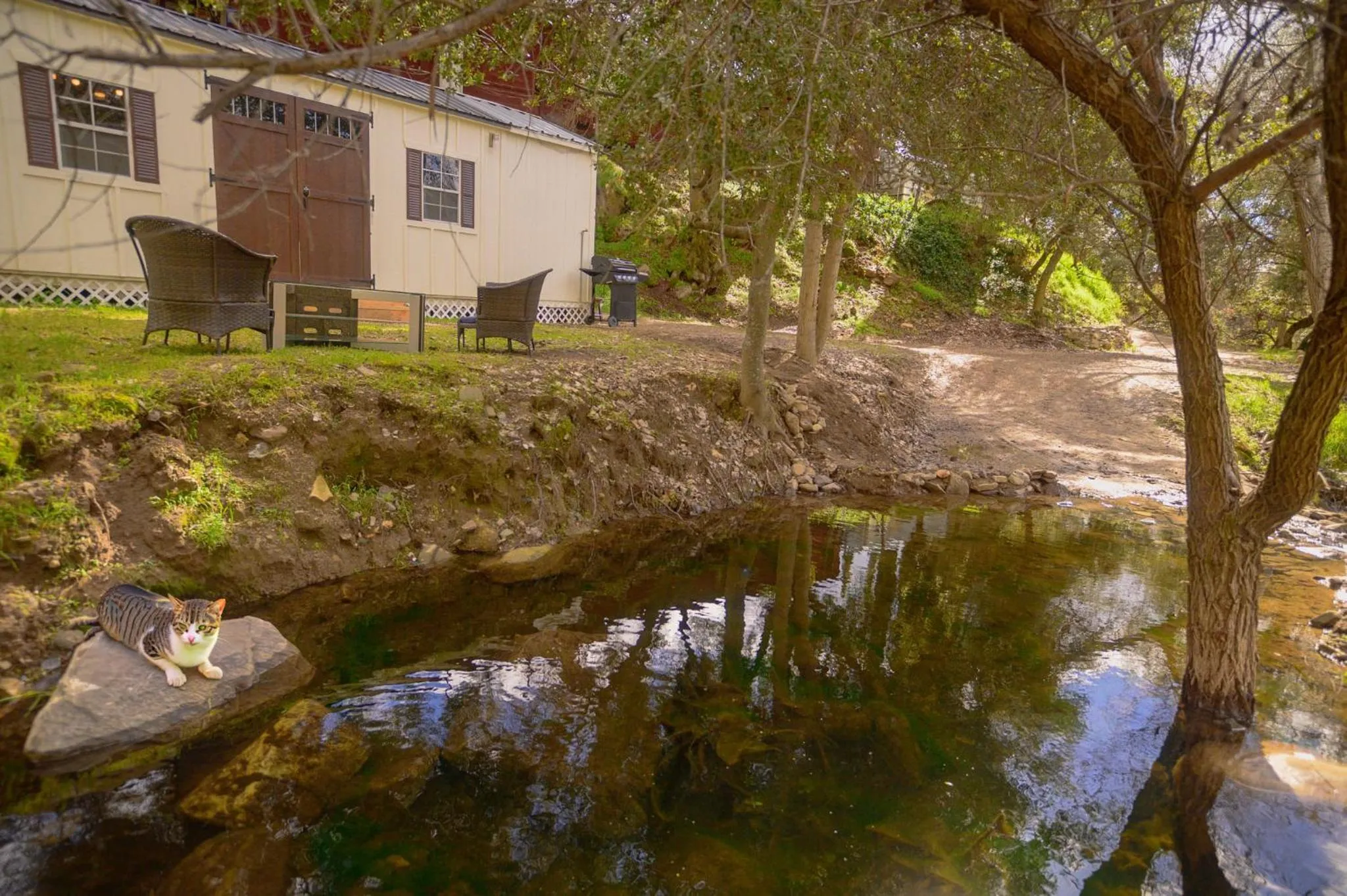 River view in Genas's Sierra Inn & Restaurant