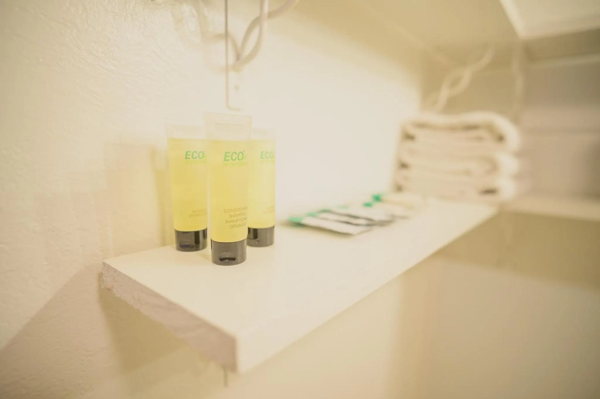 Bathroom in Genas's Sierra Inn & Restaurant