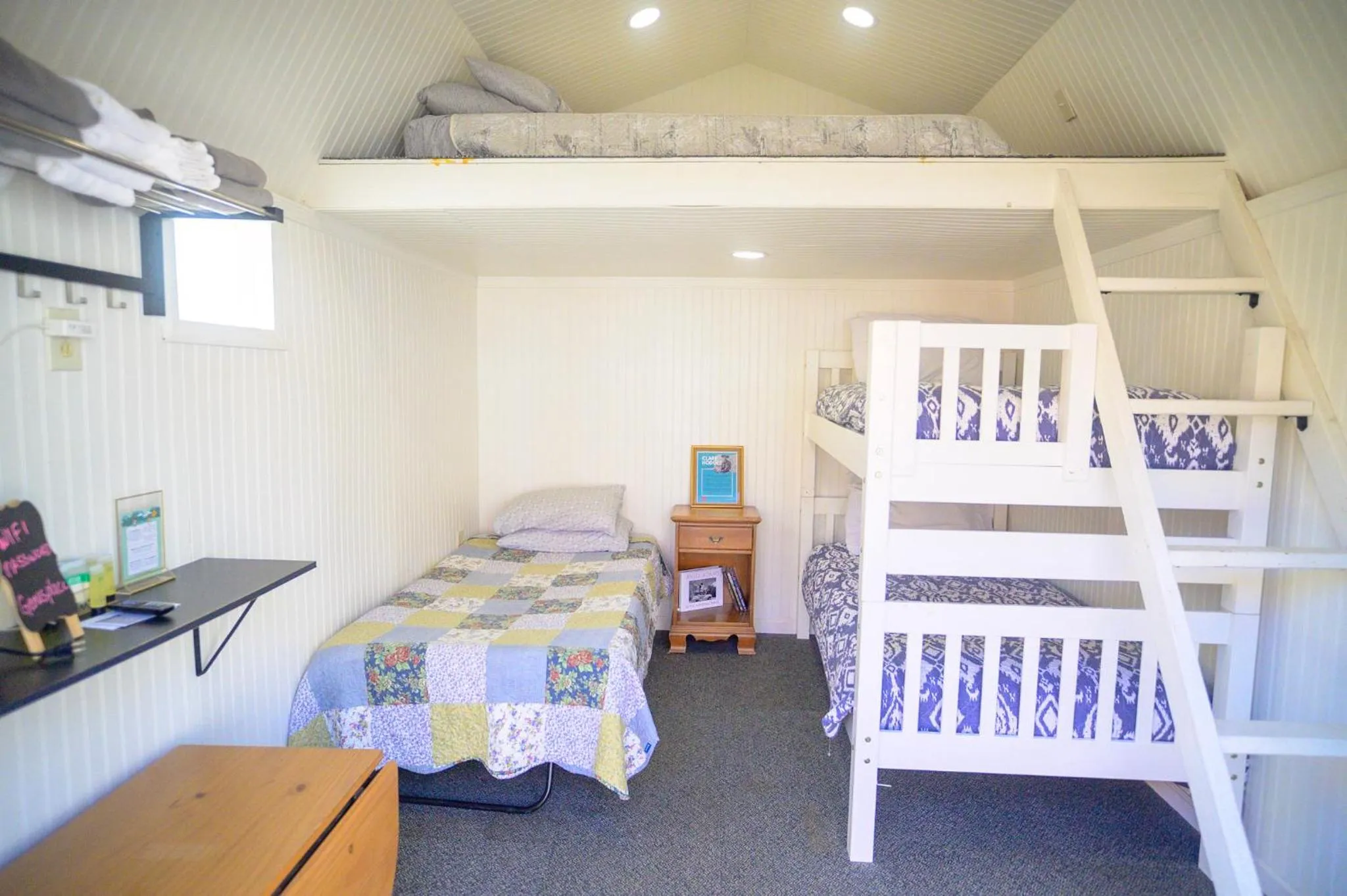 Bedroom, Bed in Genas's Sierra Inn & Restaurant