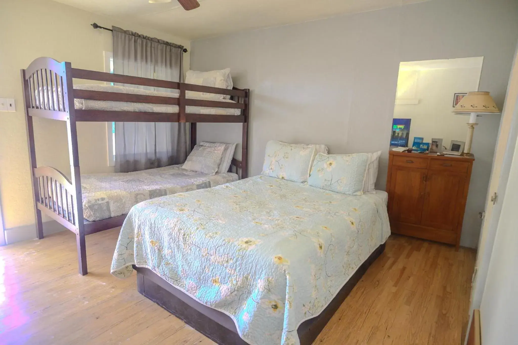 Deluxe Family Room in Genas's Sierra Inn & Restaurant Deluxe Family Room in Genas's Sierra Inn & Restaurant