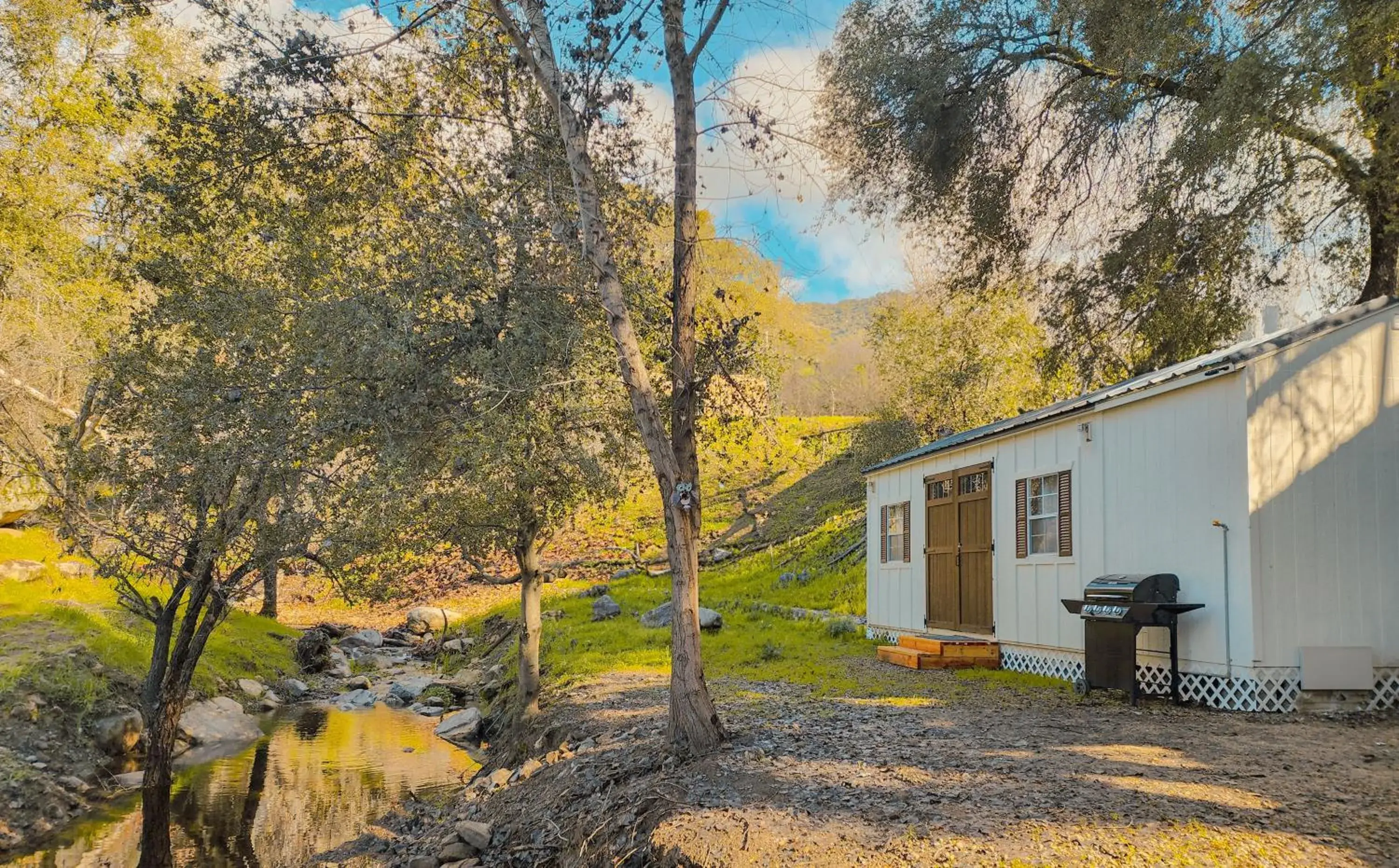 River view in Genas's Sierra Inn & Restaurant River view in Genas's Sierra Inn & Restaurant