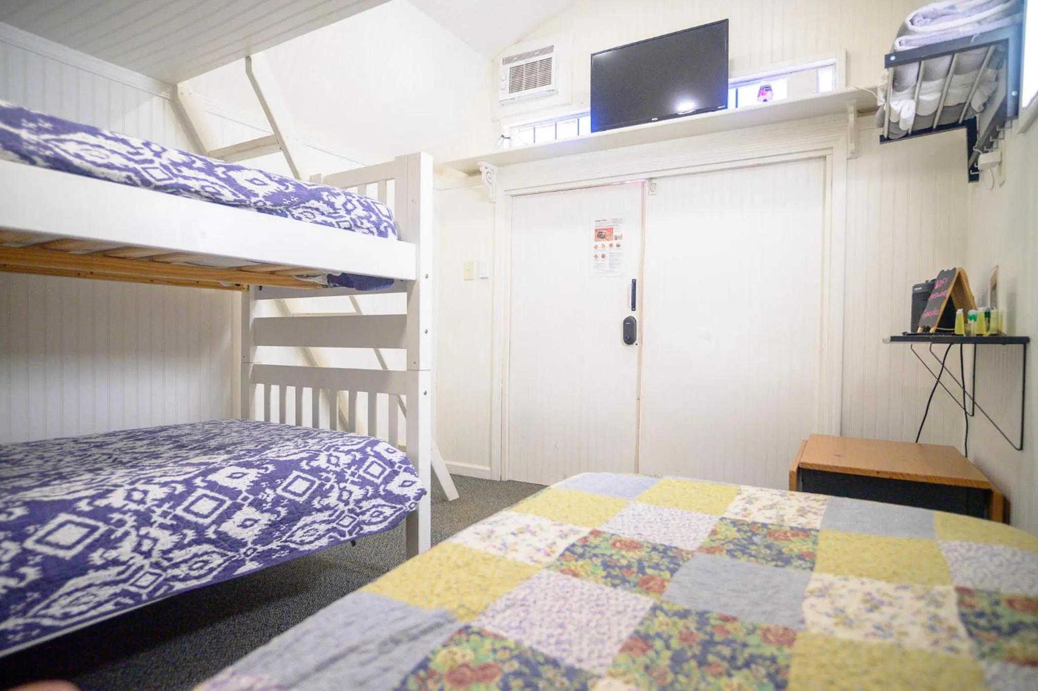 Bedroom, Bed in Genas's Sierra Inn & Restaurant