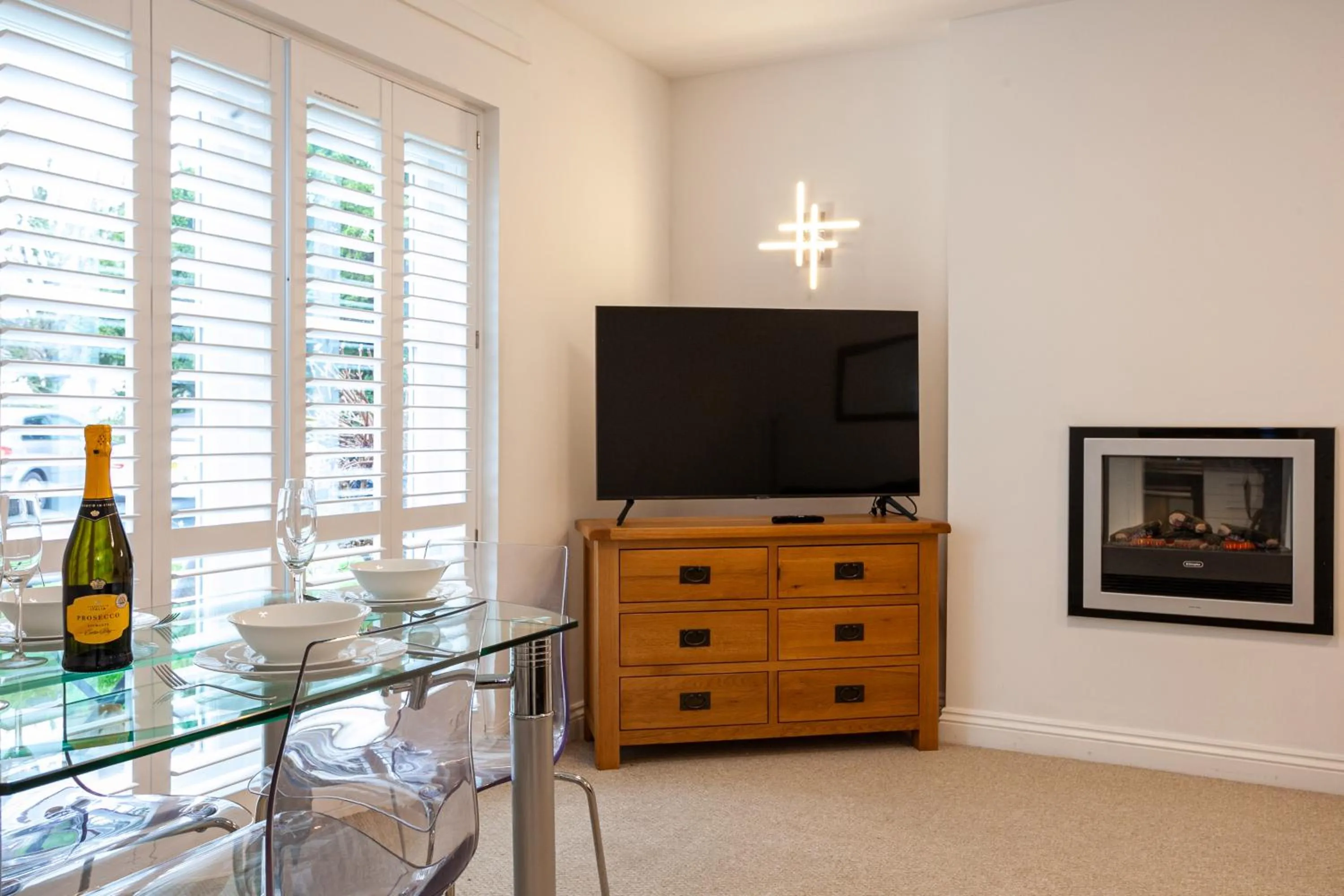 TV and multimedia in Keswick Ground floor apartment with parking