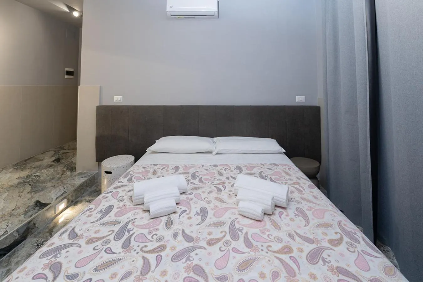 Bed in Mia Suites Hotel Bella Capri