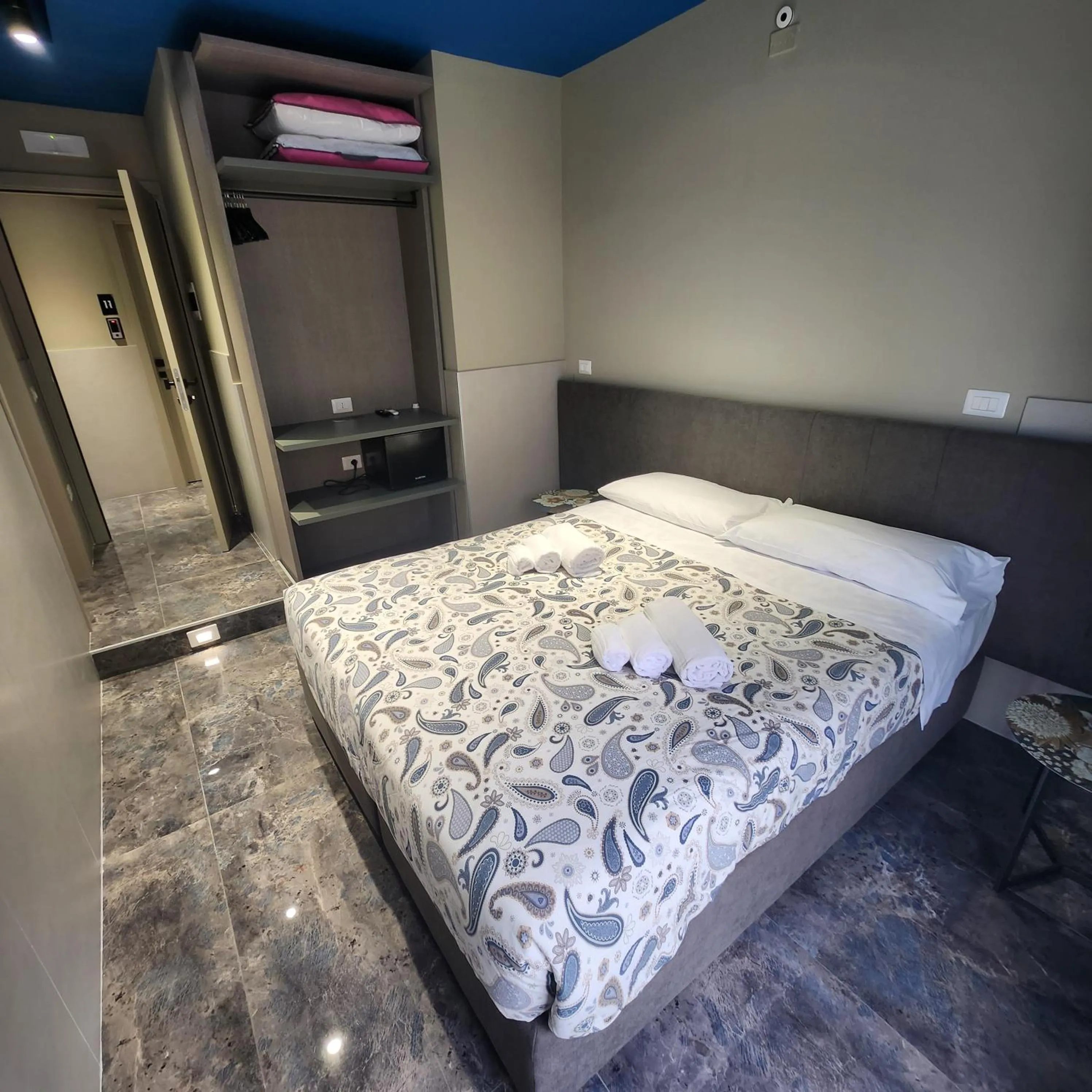 Bed in Mia Suites Hotel Bella Capri