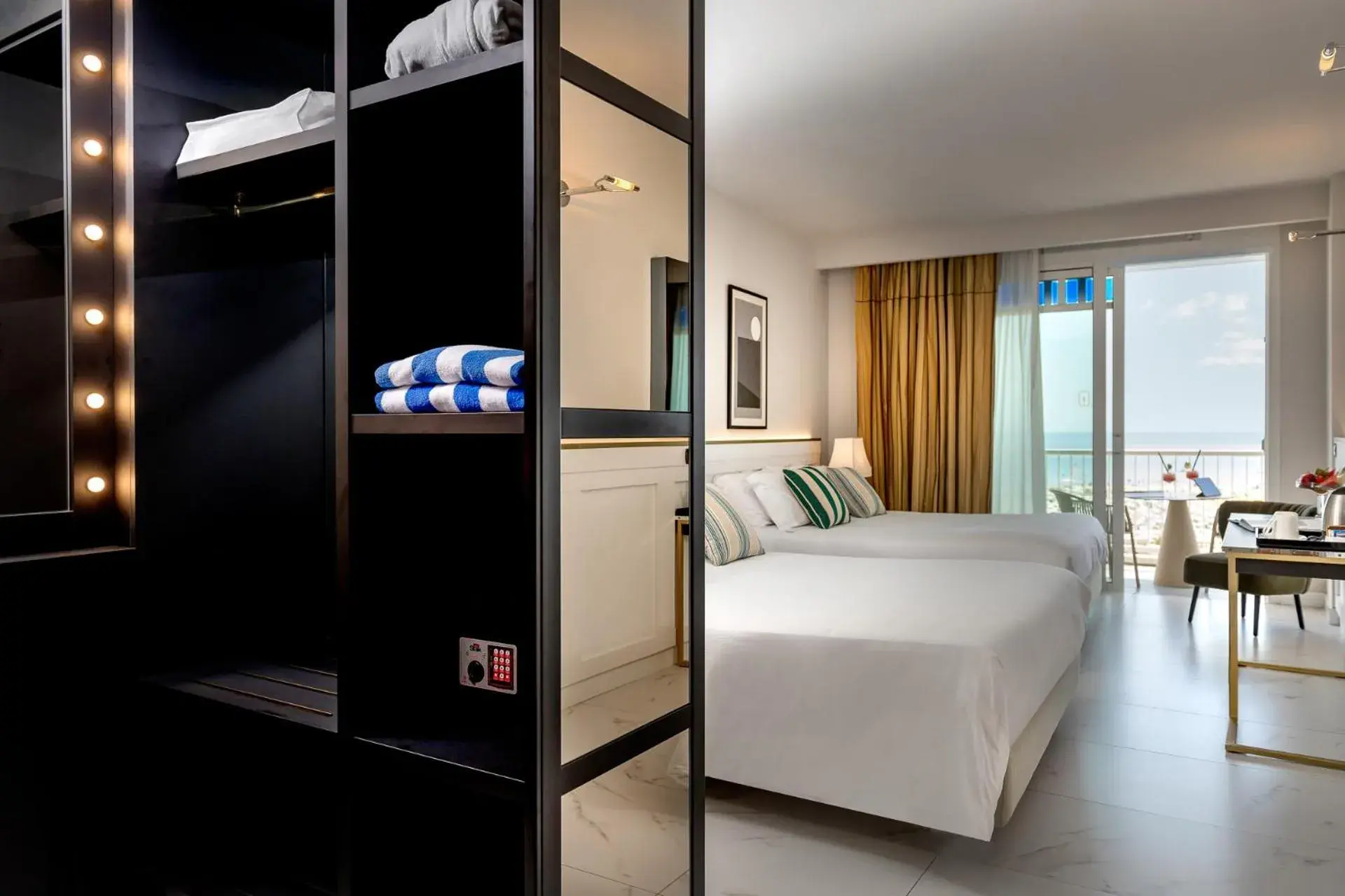 Photo of the whole room, Bed in Savoia Hotel Rimini Photo of the whole room, Bed in Savoia Hotel Rimini