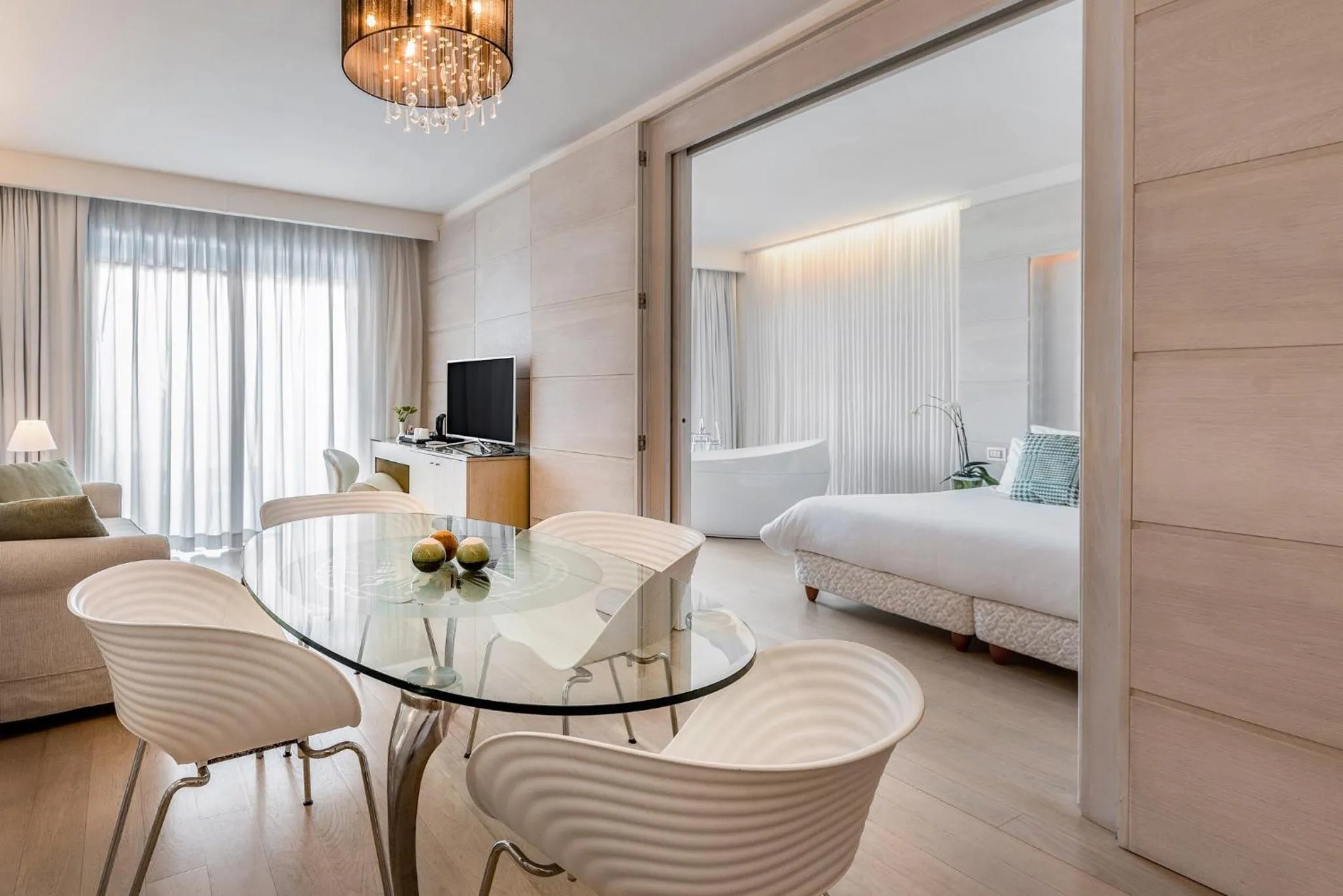 TV and multimedia, Bed in Savoia Hotel Rimini