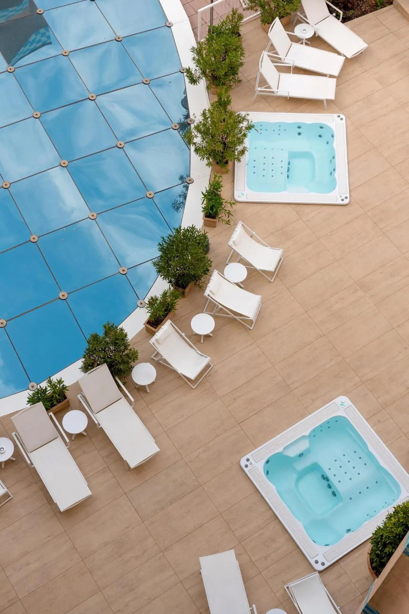 Swimming pool in Savoia Hotel Rimini