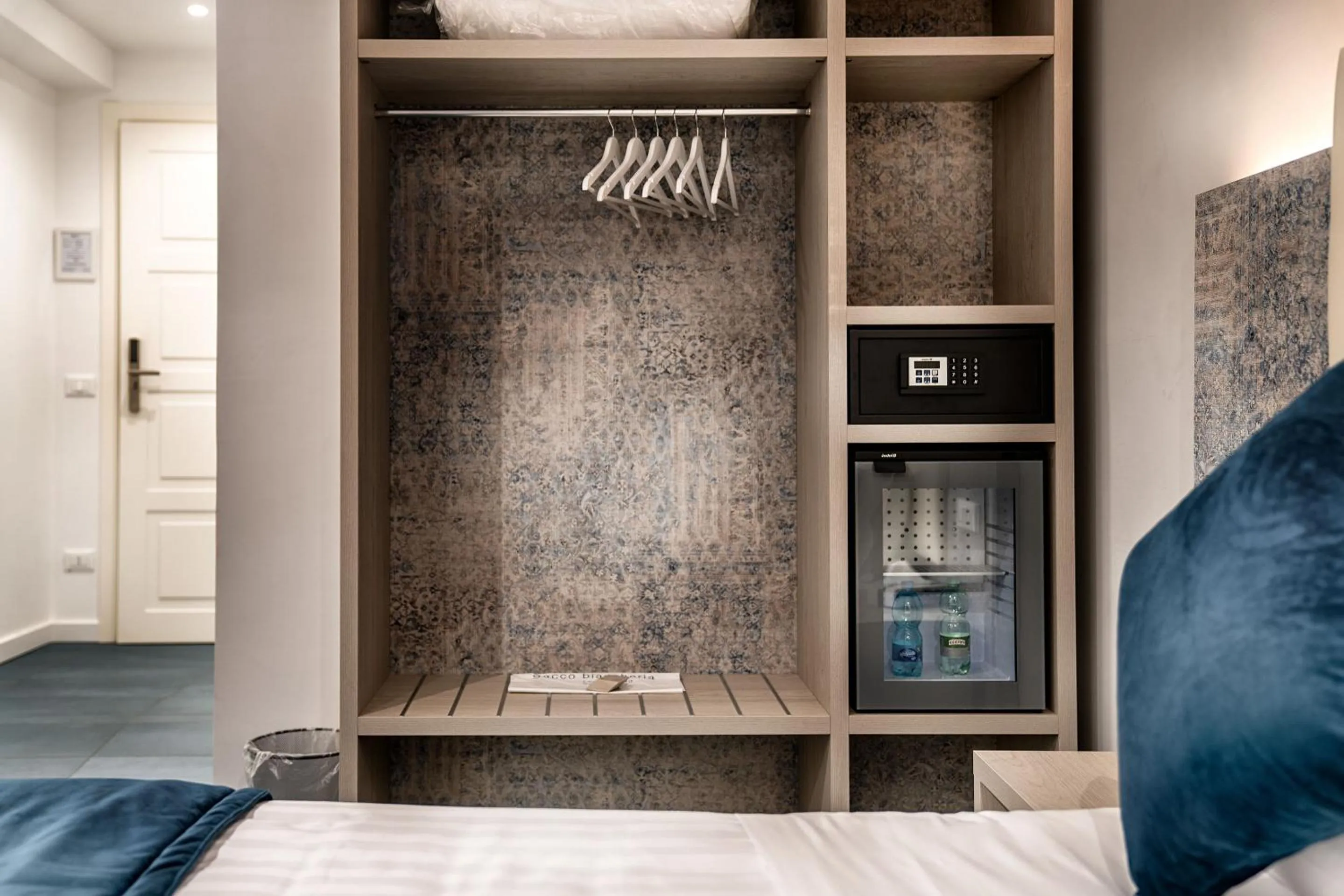 wardrobe in Suite Blue Style