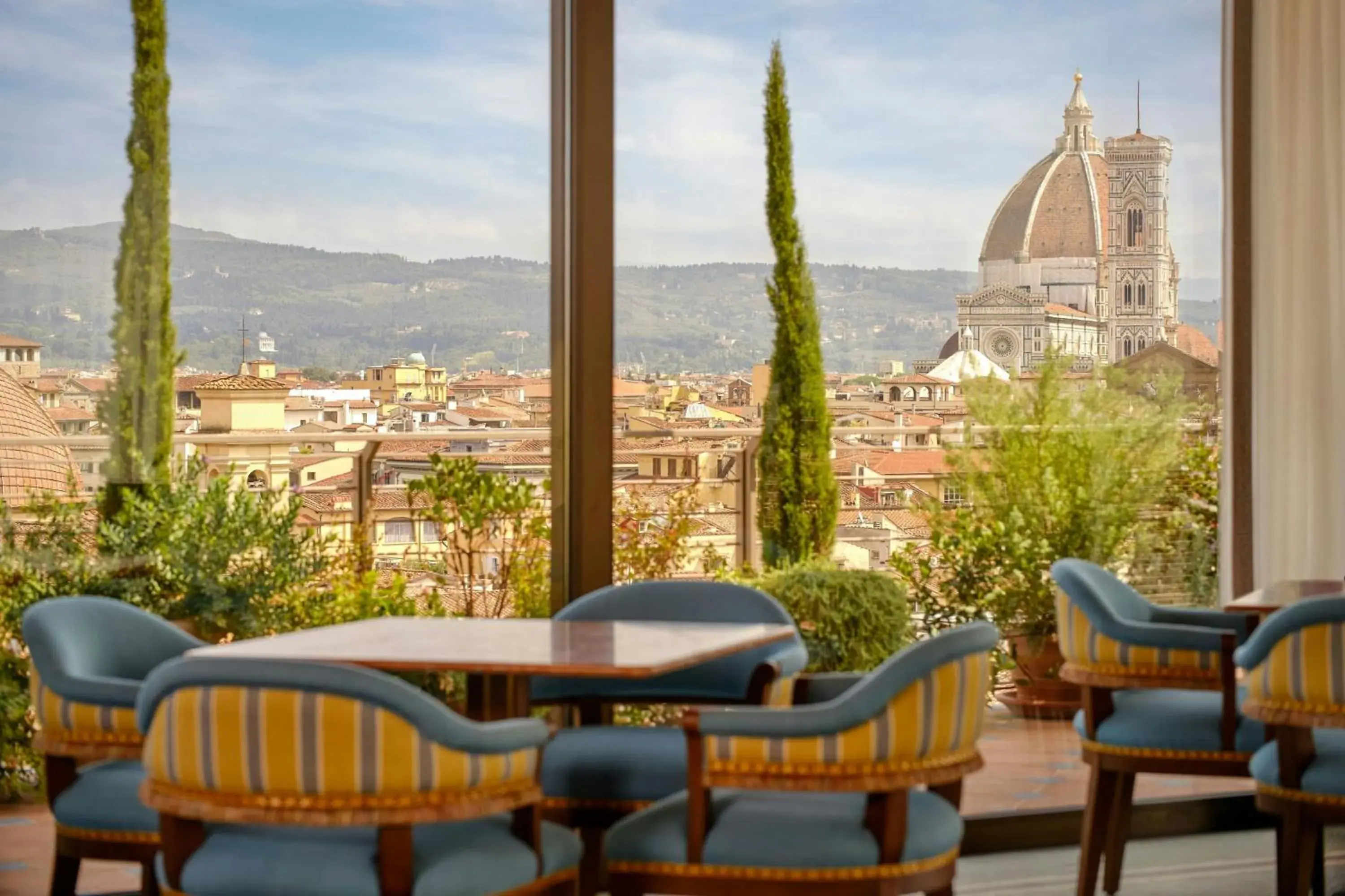 Lounge or bar in The Excelsior, a Luxury Collection Hotel, Florence Lounge or bar in The Excelsior, a Luxury Collection Hotel, Florence