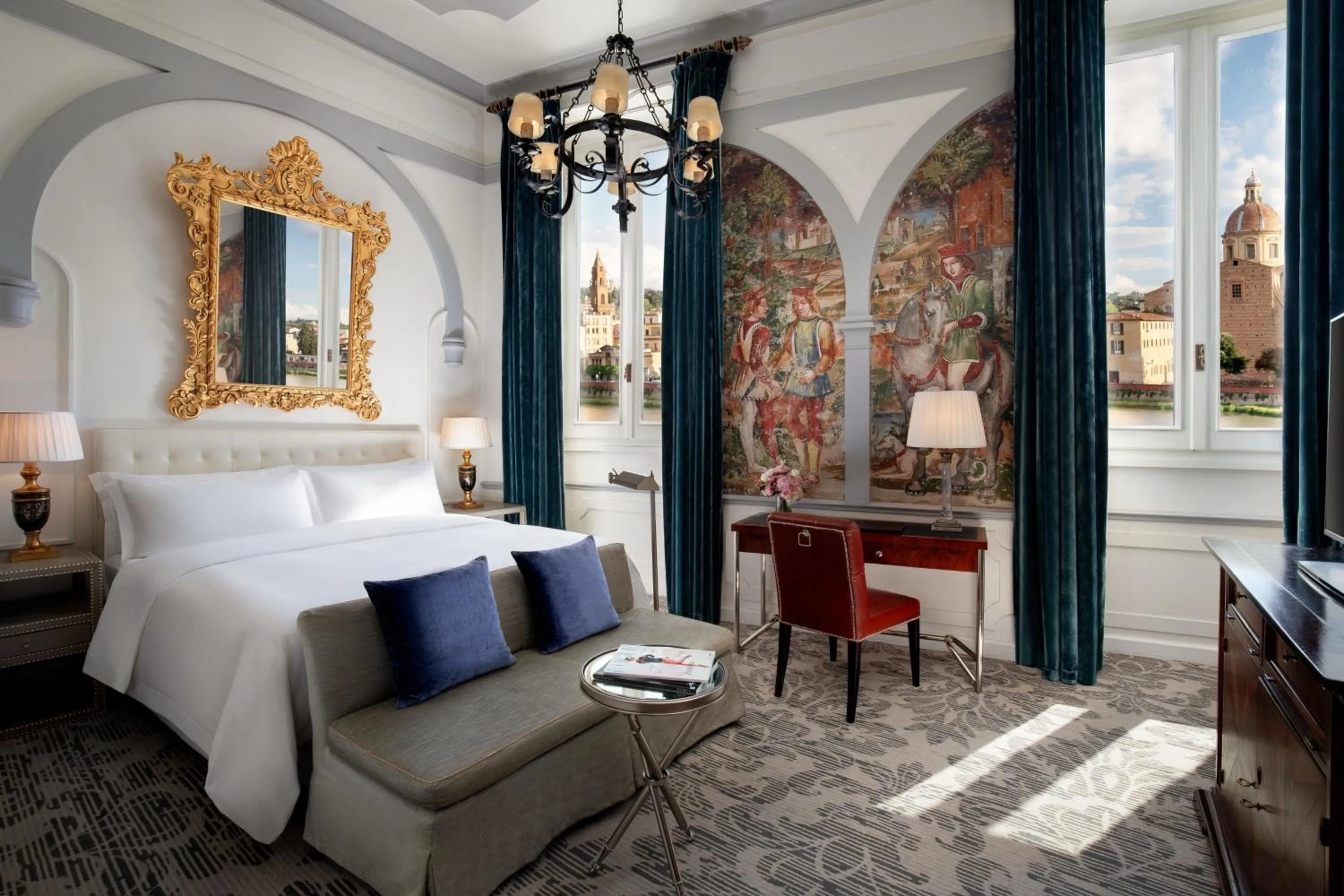 Photo of the whole room in The St. Regis Florence