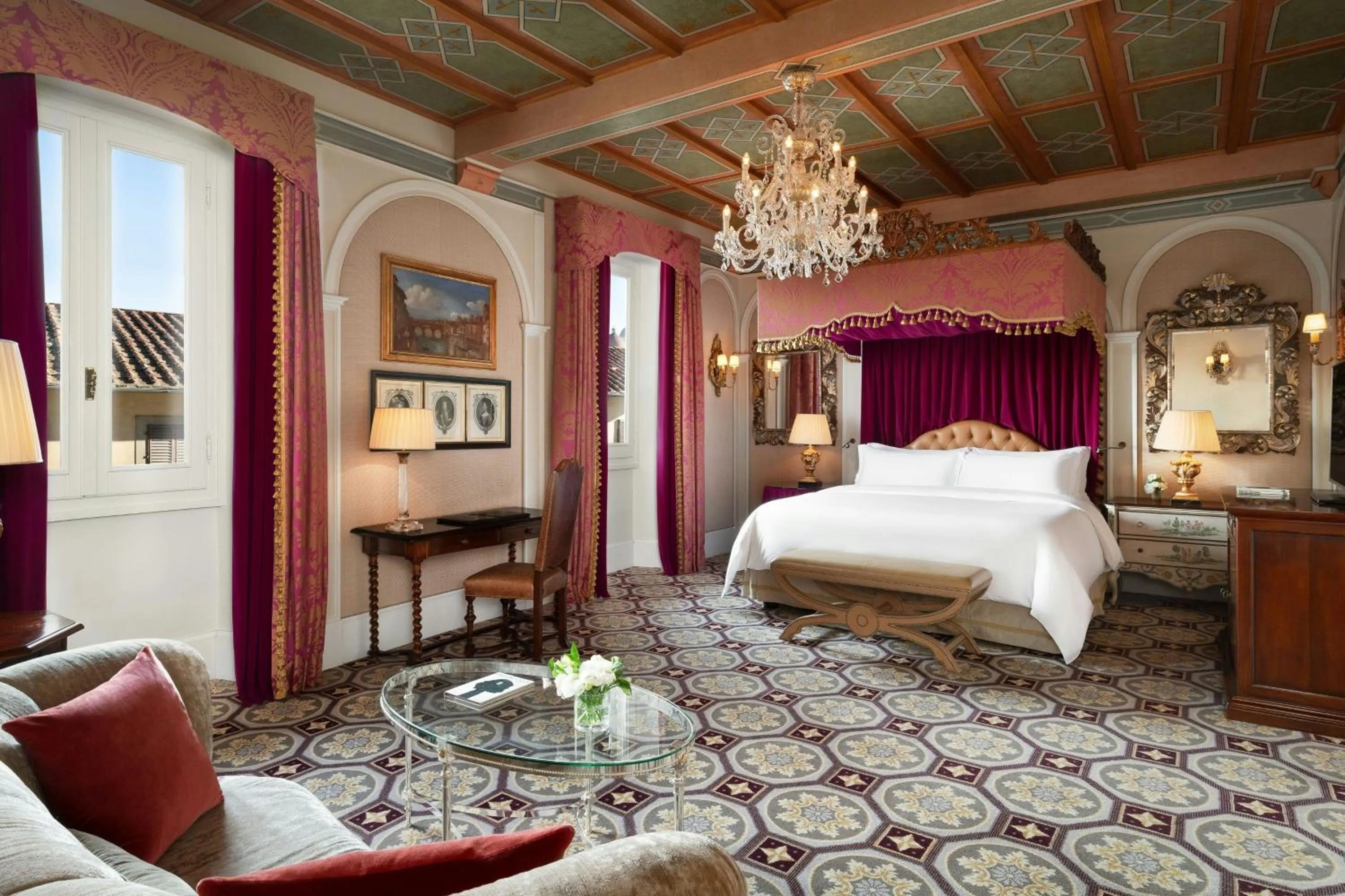 Photo of the whole room, Bed in The St. Regis Florence