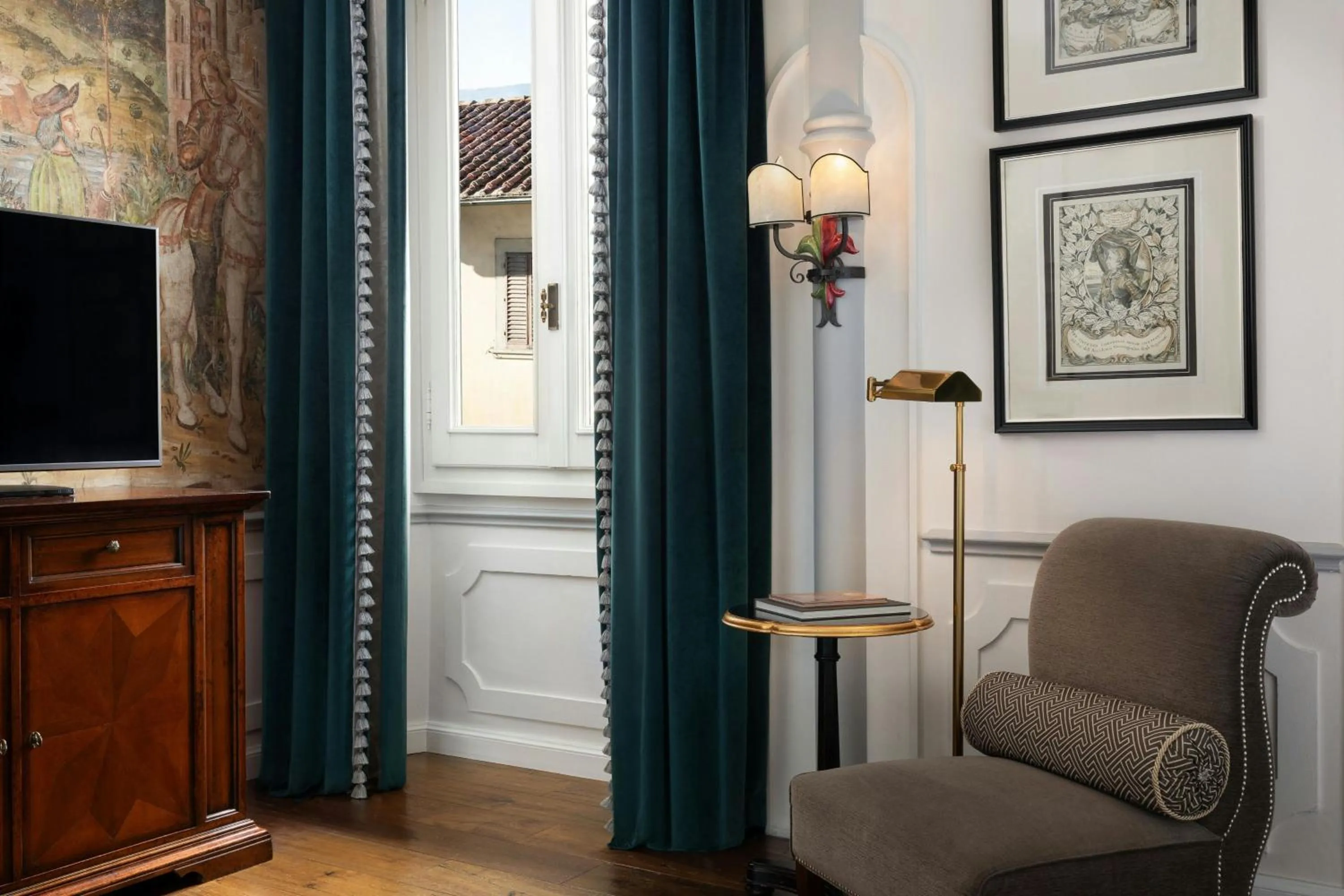 Photo of the whole room in The St. Regis Florence