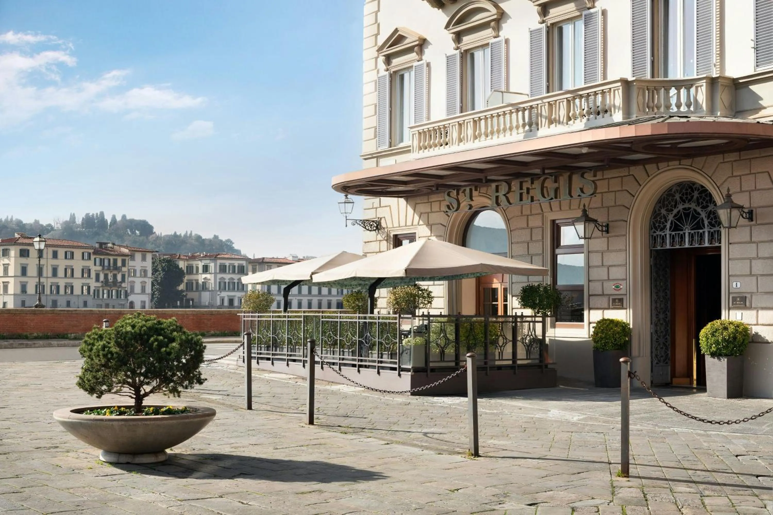 Restaurant/places to eat in The St. Regis Florence