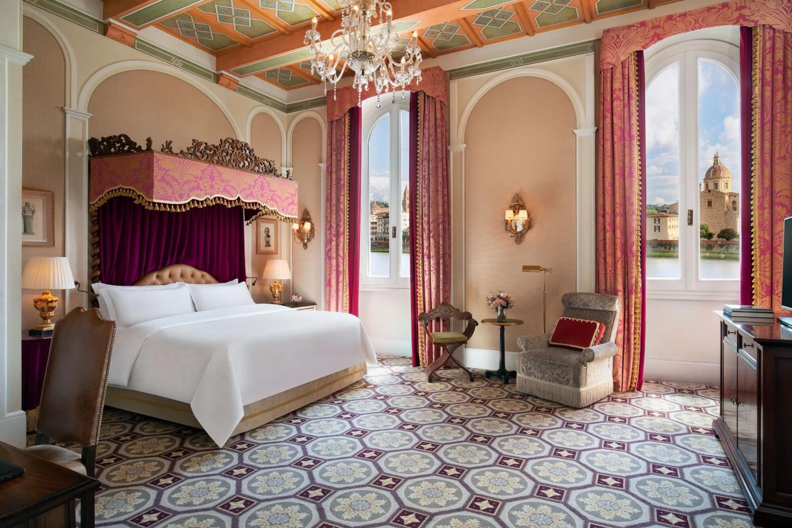 Photo of the whole room, Bed in The St. Regis Florence