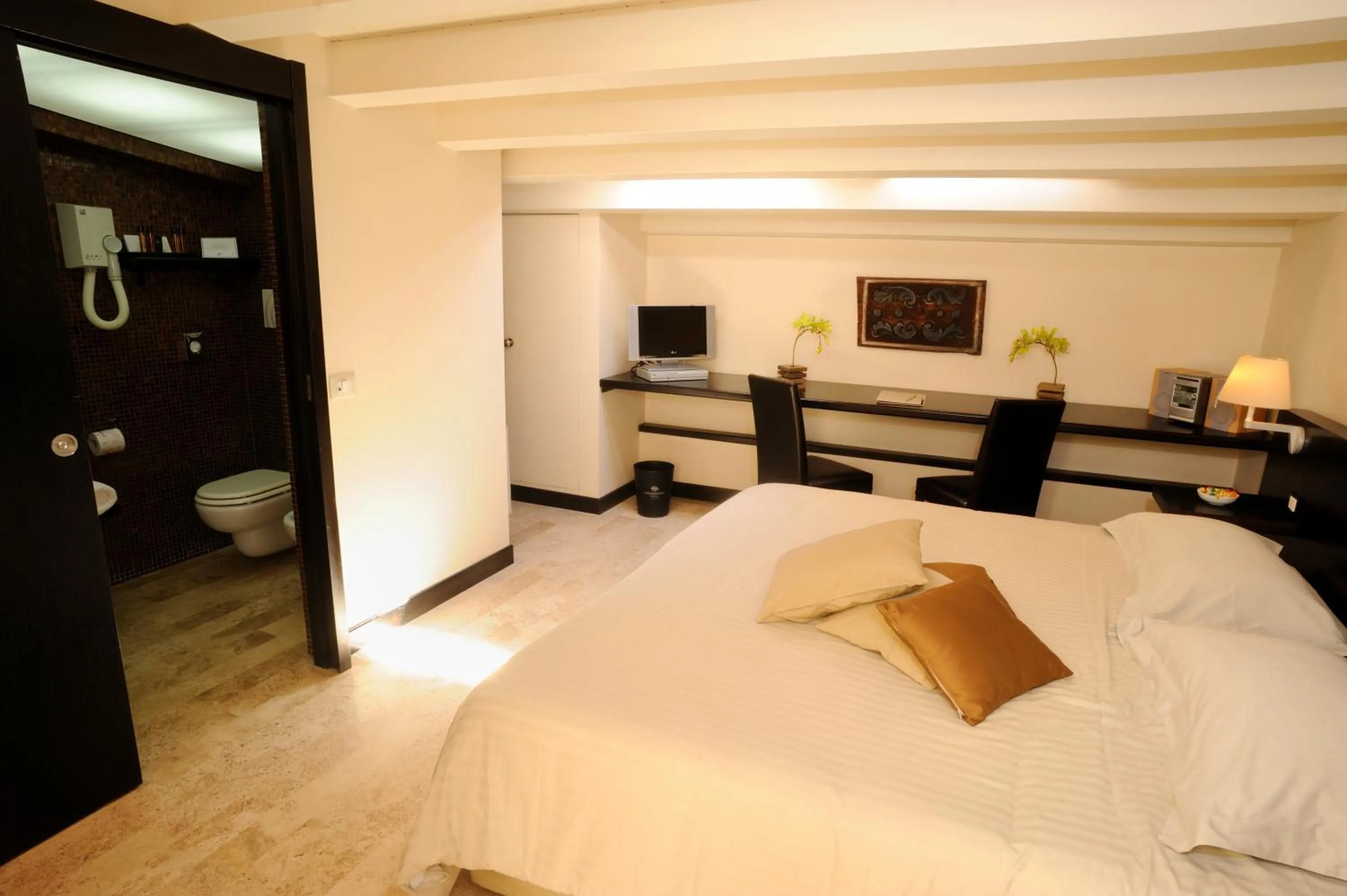 Bedroom, Bed in Ucciardhome Hotel