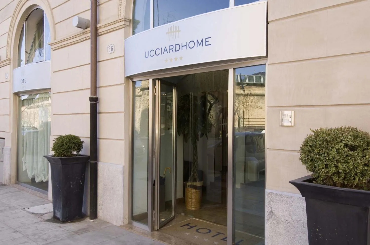 Facade/entrance in Ucciardhome Hotel