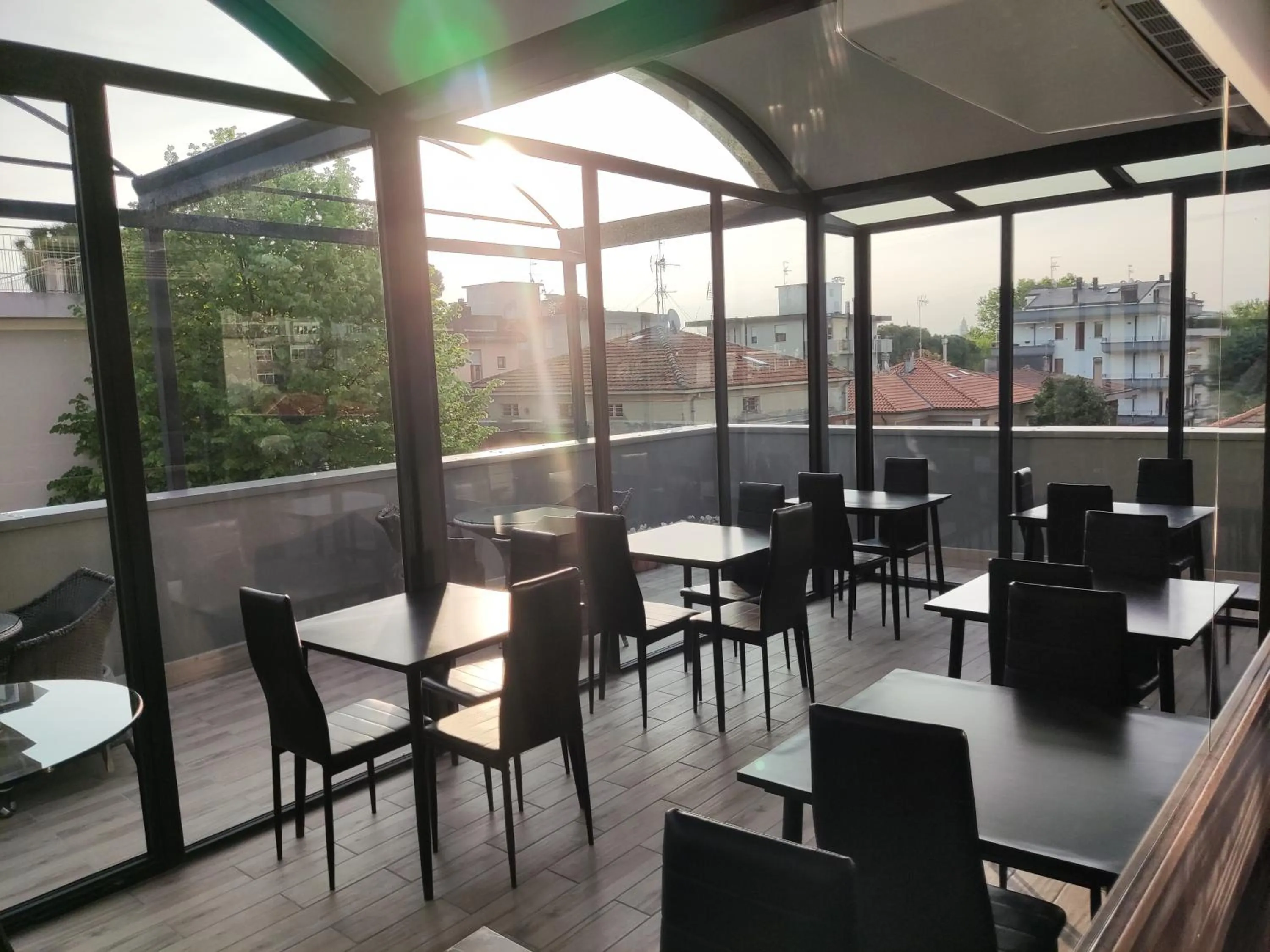 Breakfast in Hotel Memory