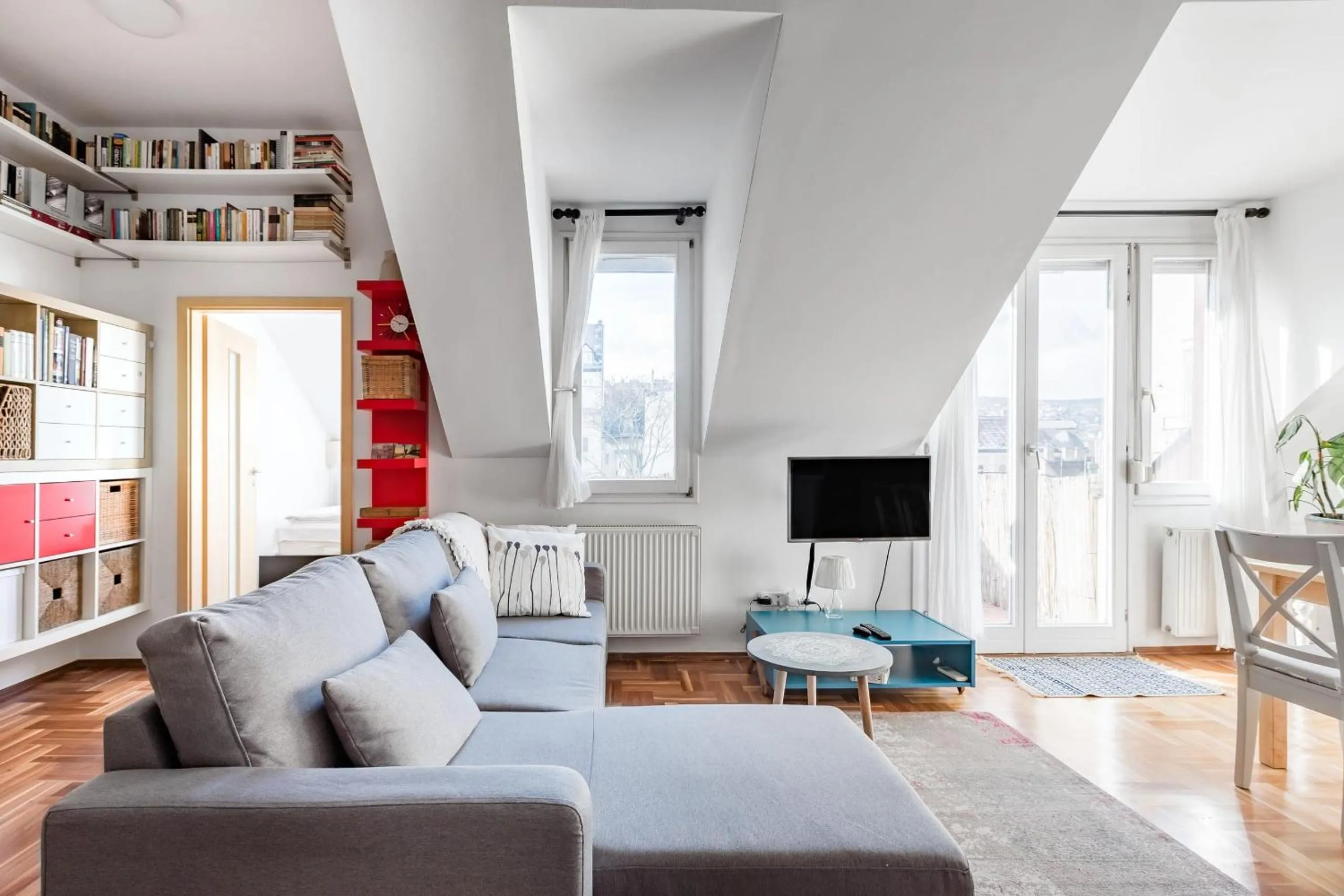 Relax Into Loft Living At A Light-Filled City Escape