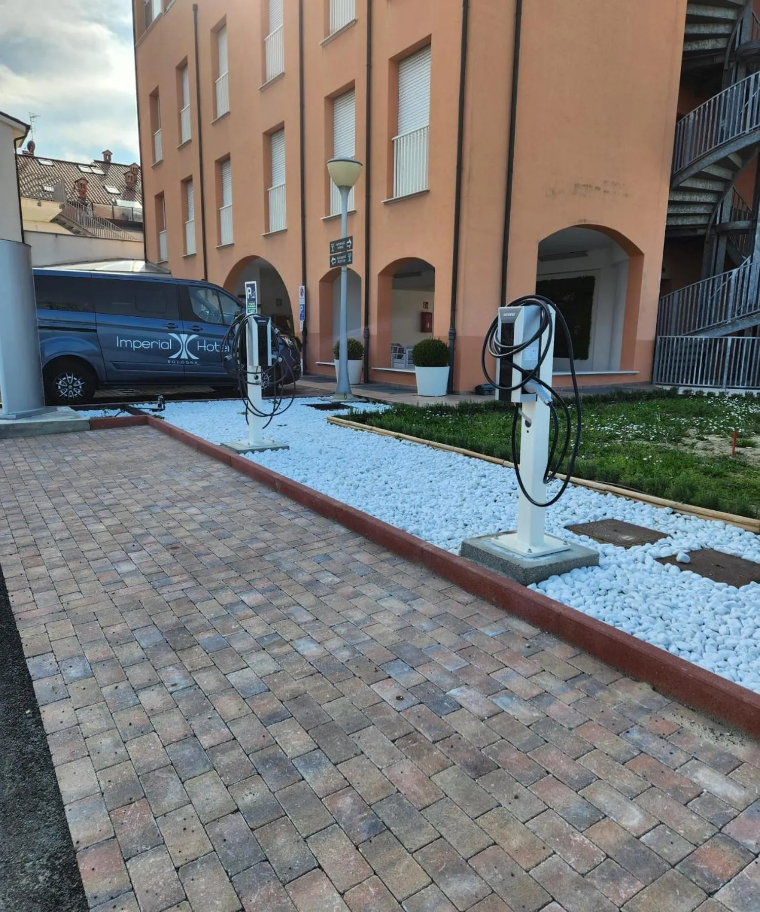 Parking in Bleis Hotel