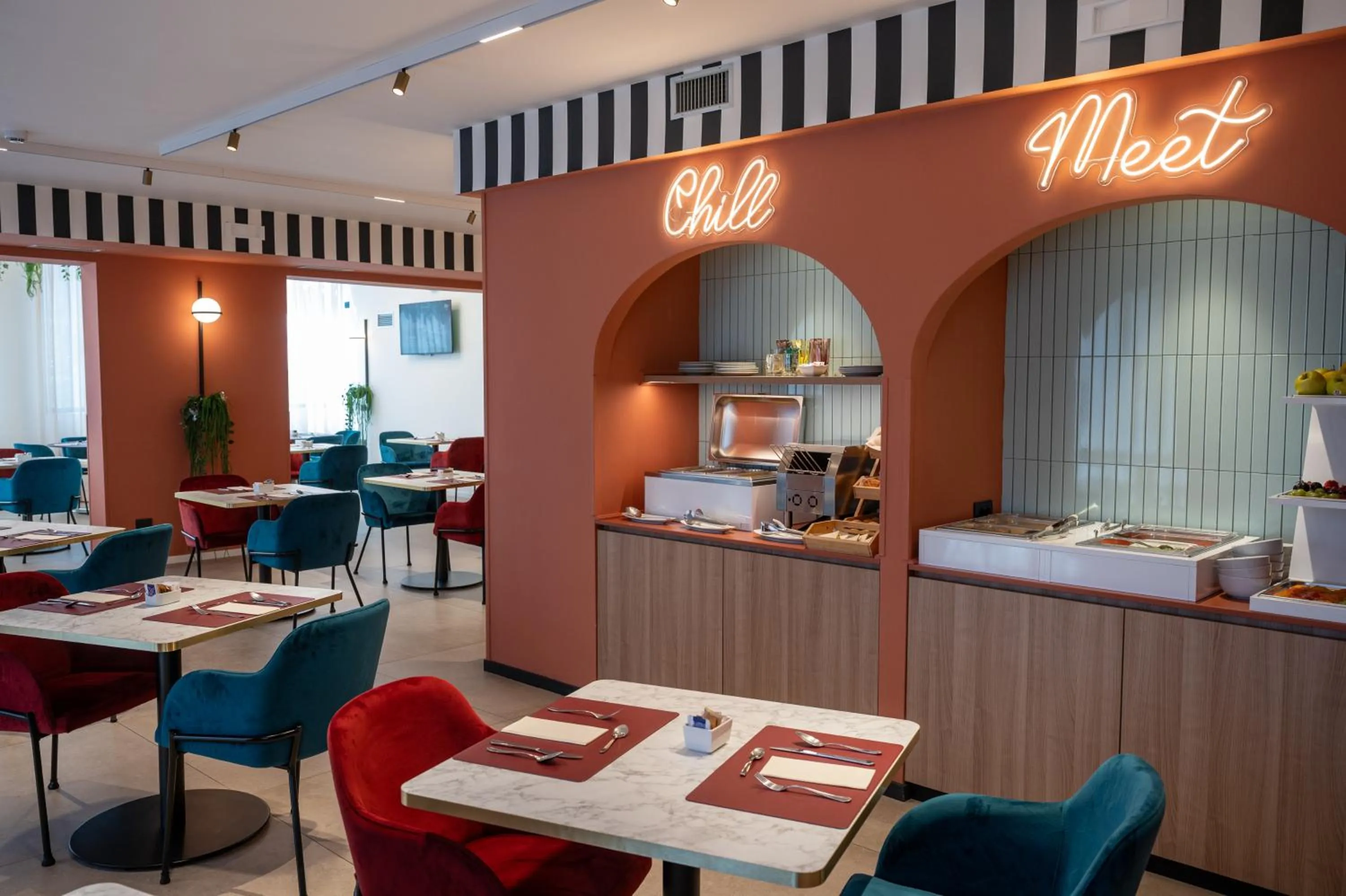 Restaurant/places to eat in Bleis Hotel