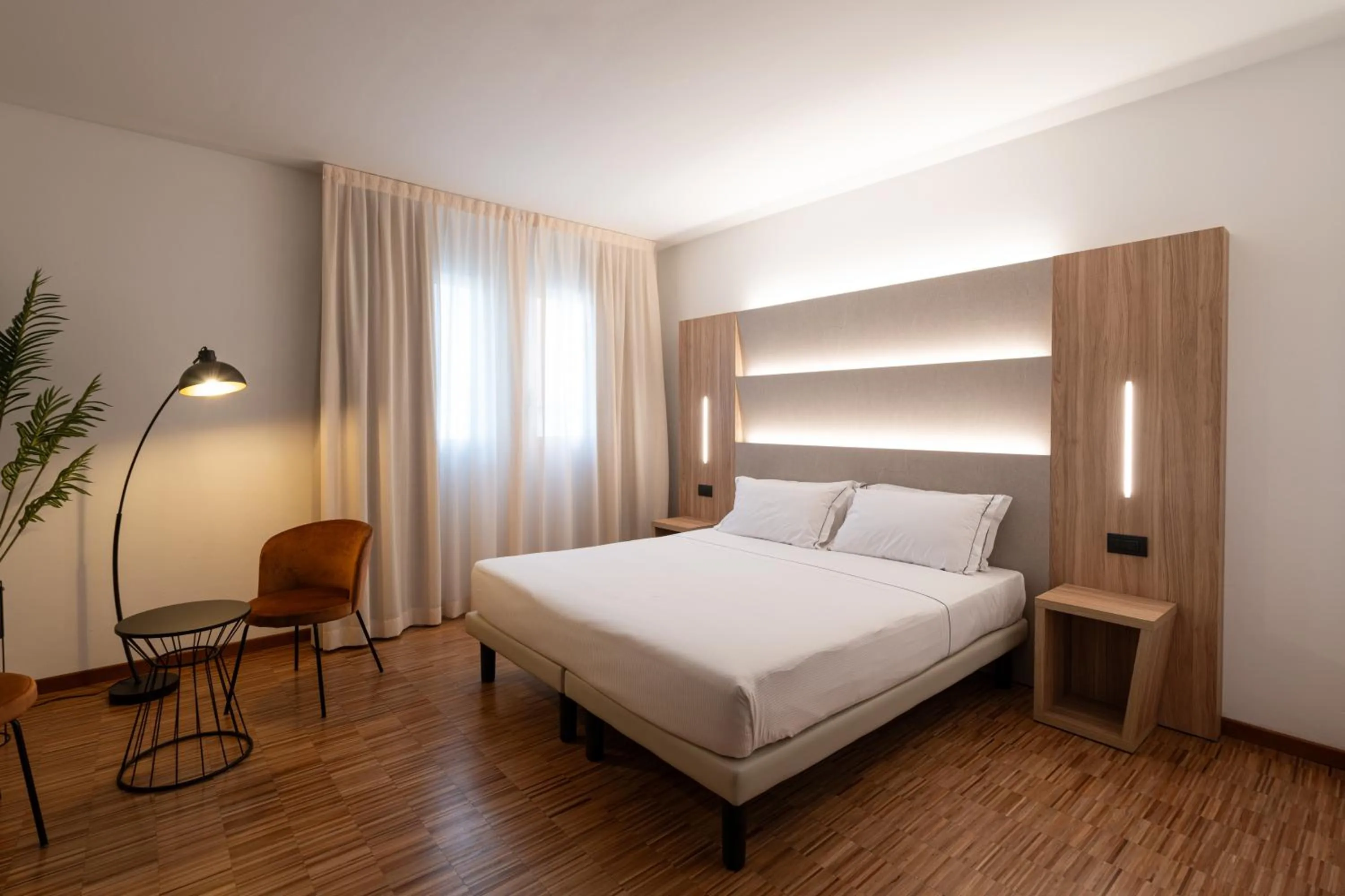 Bedroom, Bed in Bleis Hotel