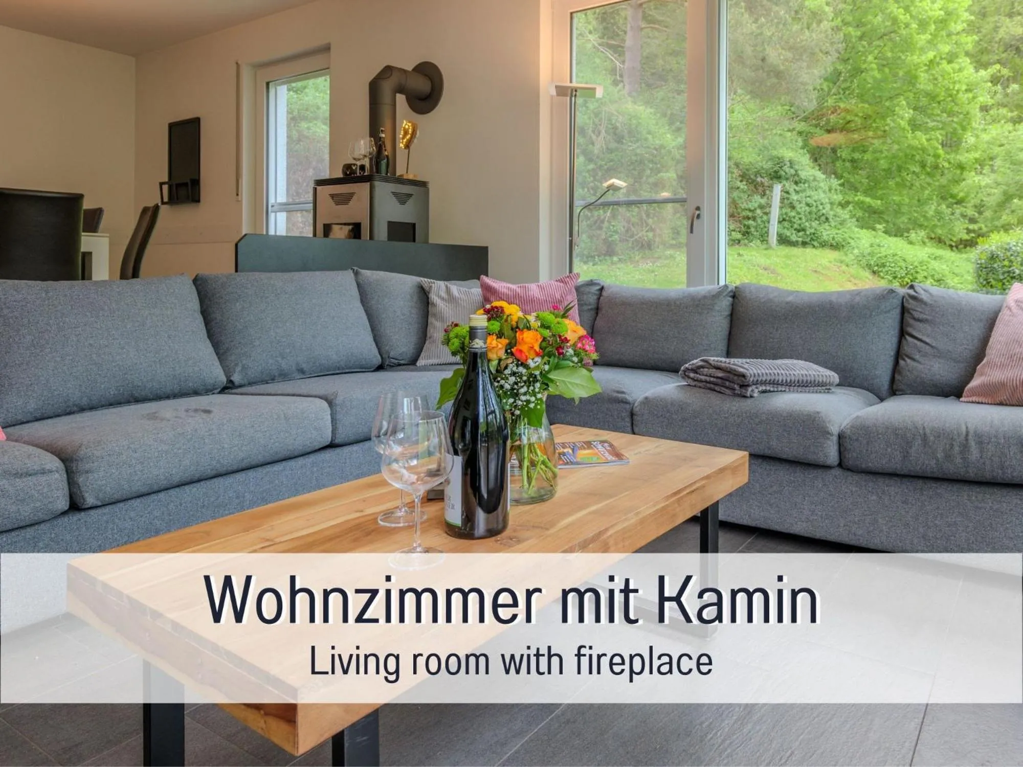 Living room in Dieboldsberg: Sauna | Whirlpool | Kamin | Garten