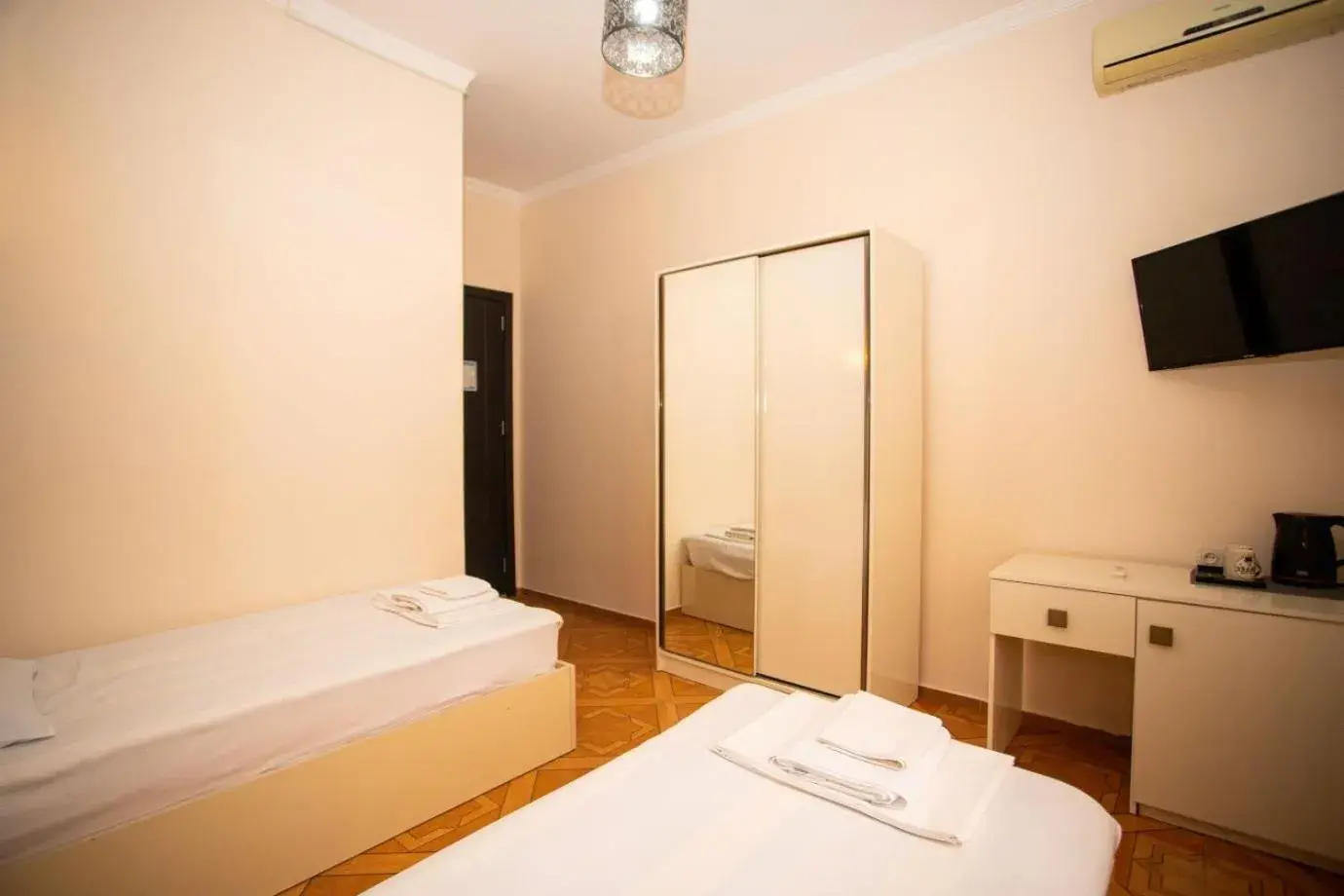 Twin Room in IRISE Twin Room in IRISE