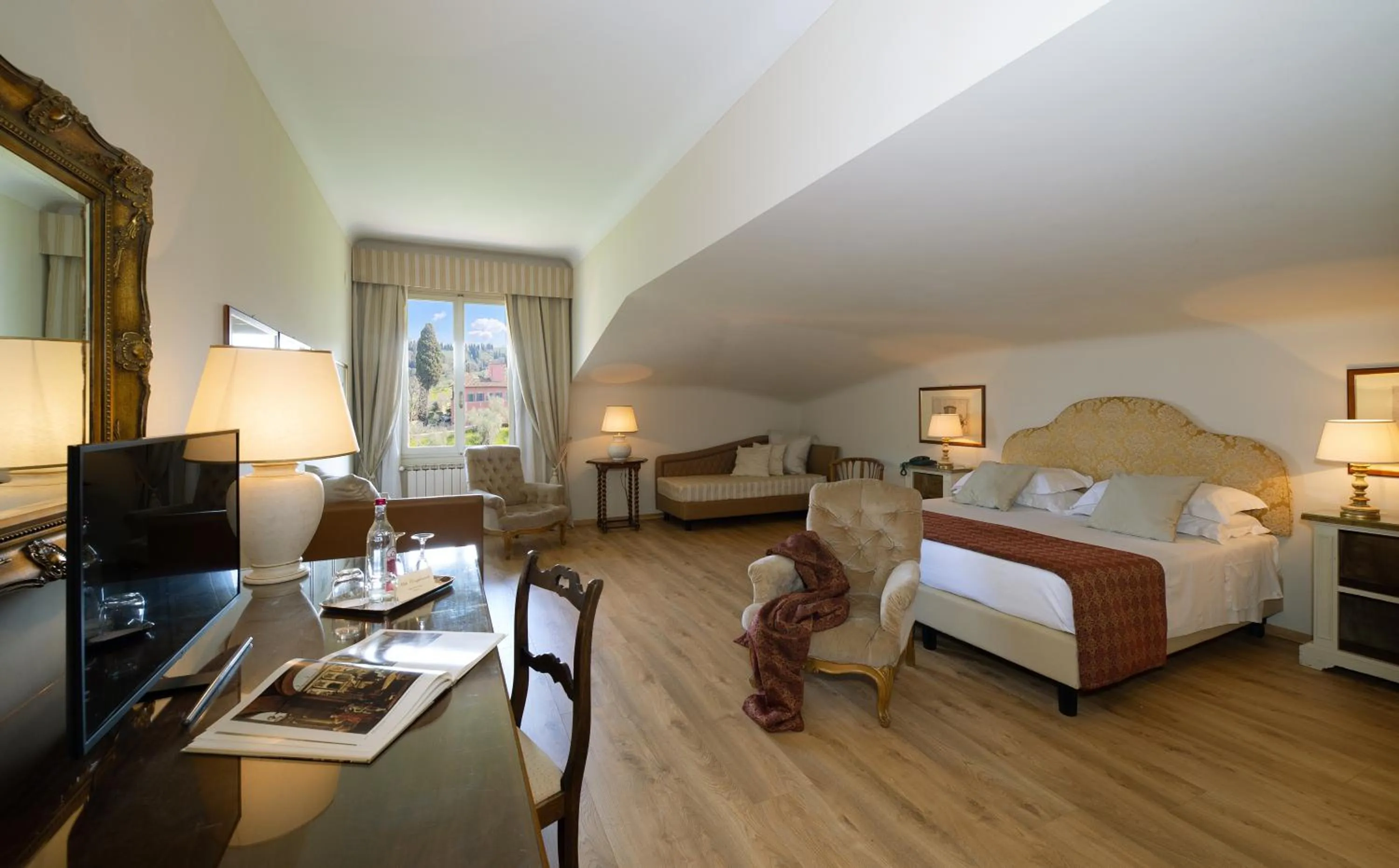 Photo of the whole room, Bed in Park Palace Hotel