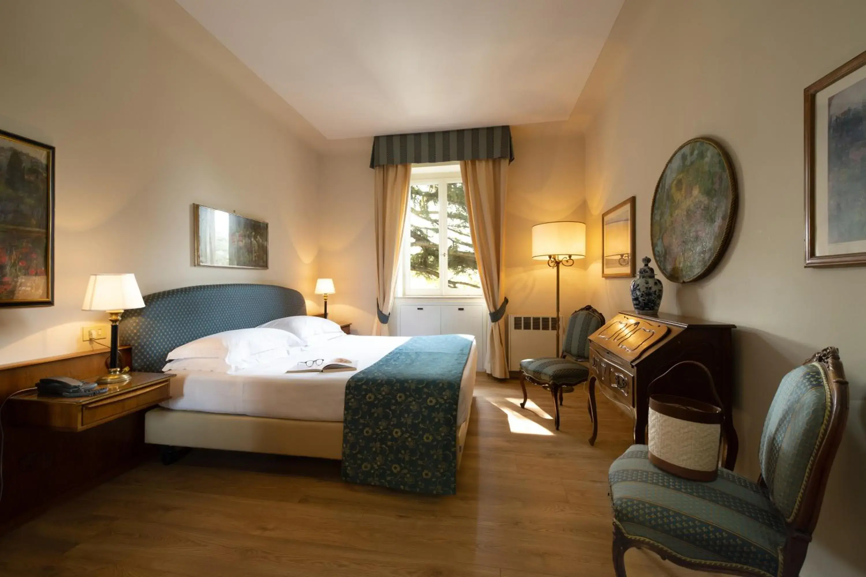 Bedroom, Bed in Park Palace Hotel Bedroom, Bed in Park Palace Hotel